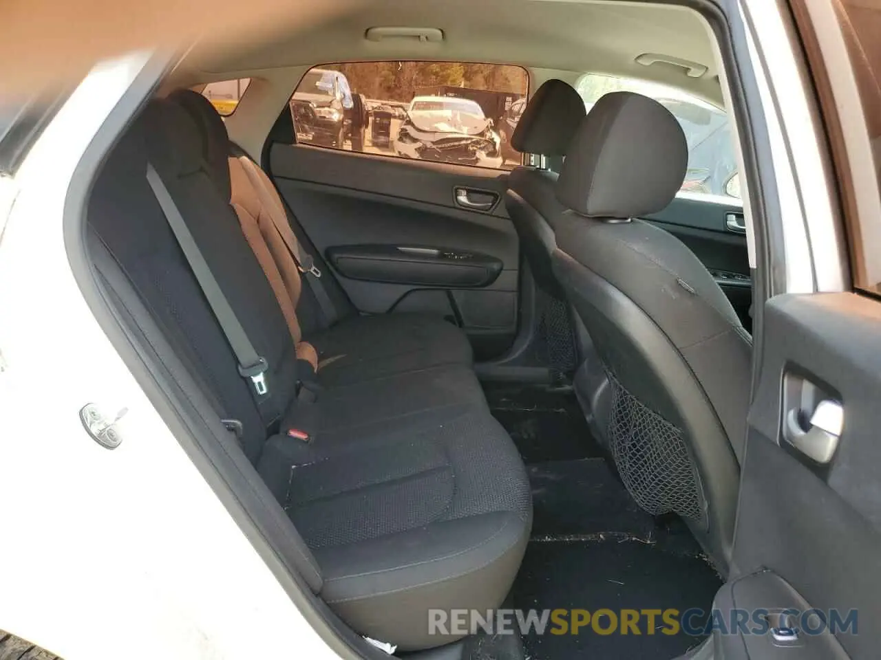 10 Photograph of a damaged car 5XXGT4L33KG354373 KIA OPTIMA 2019