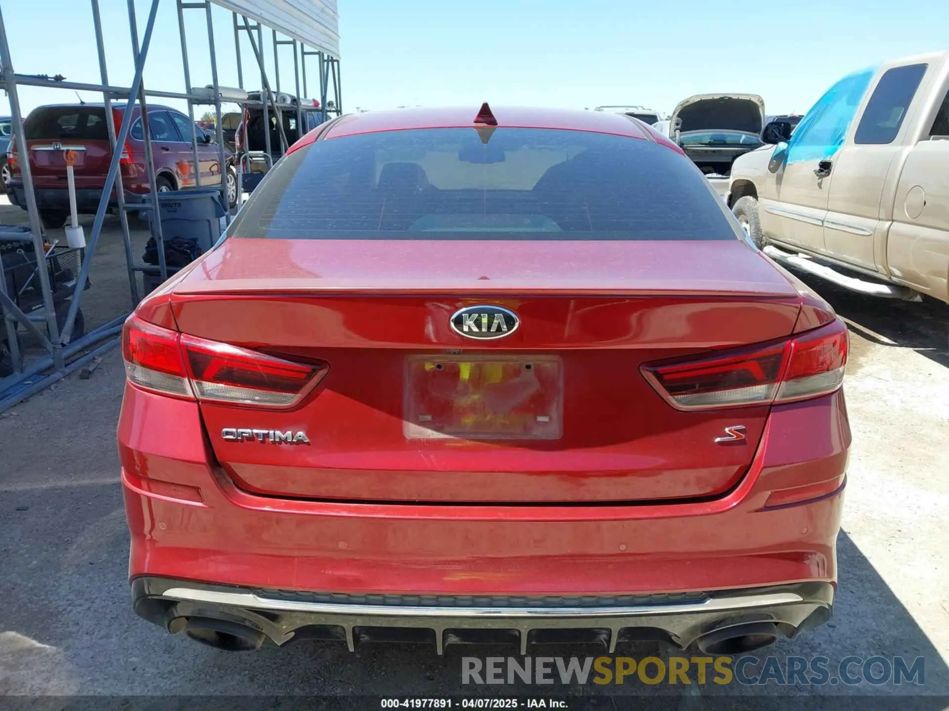 16 Photograph of a damaged car 5XXGT4L33KG360559 KIA OPTIMA 2019