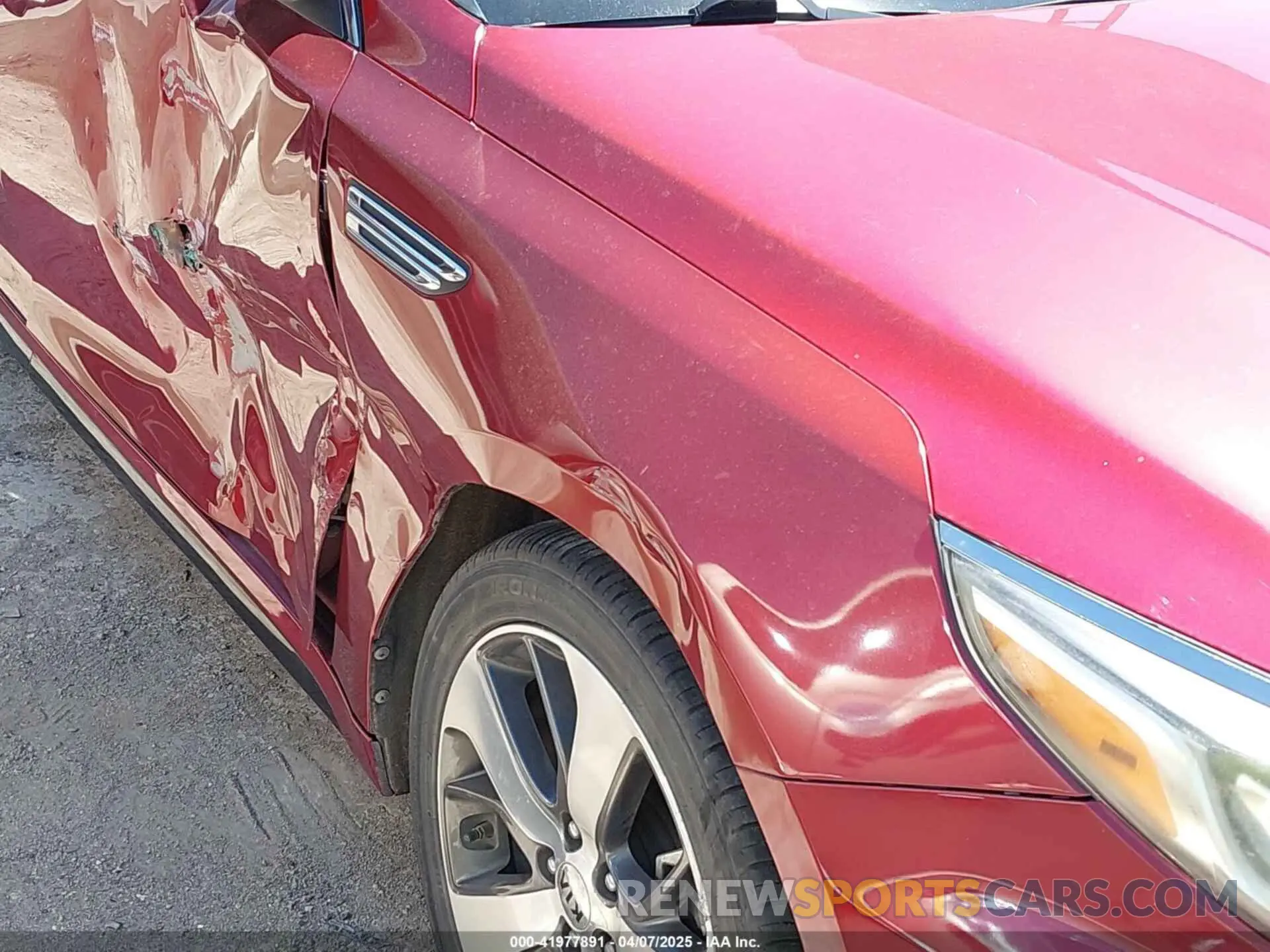 6 Photograph of a damaged car 5XXGT4L33KG360559 KIA OPTIMA 2019