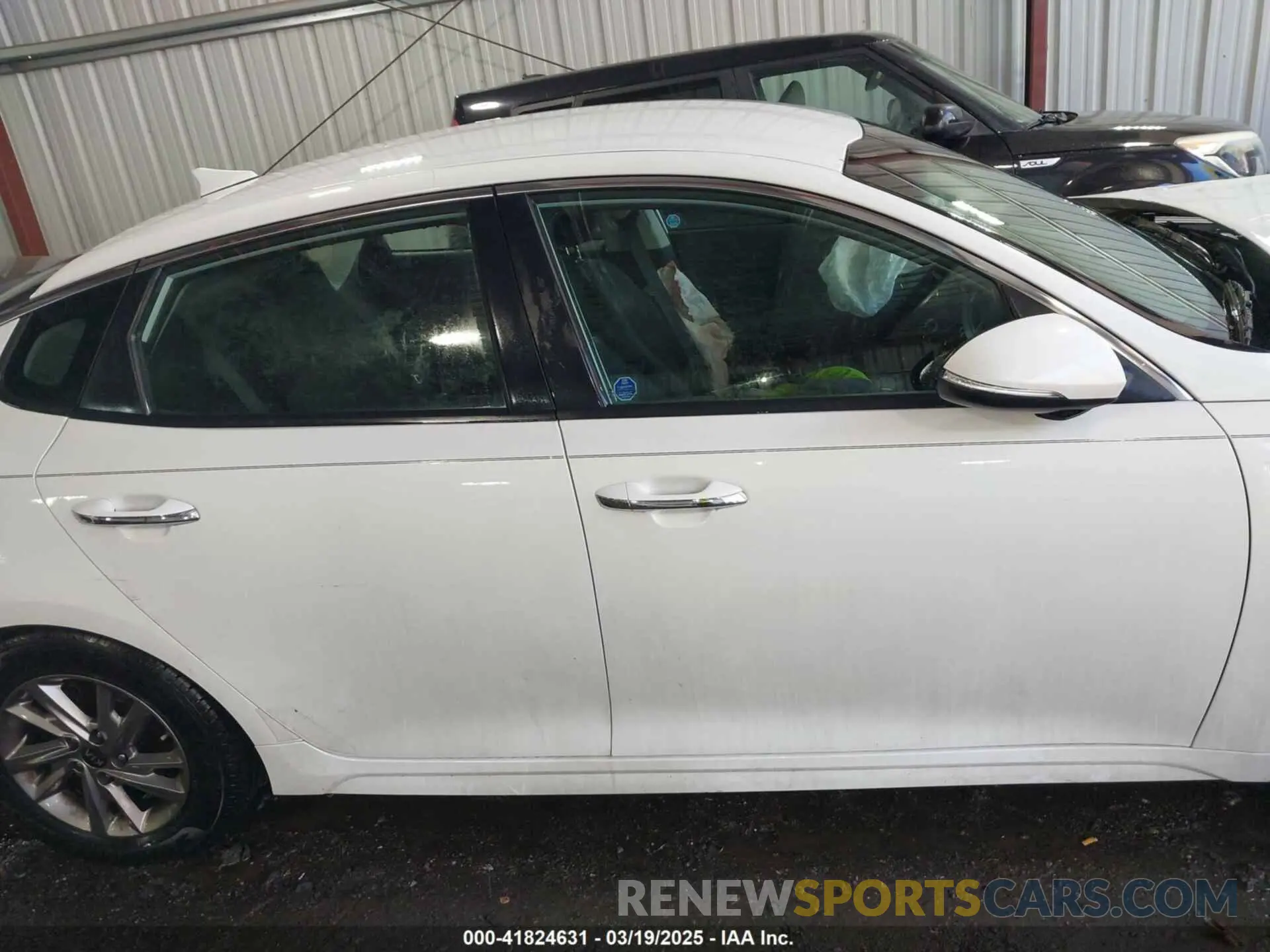 14 Photograph of a damaged car 5XXGT4L33KG363512 KIA OPTIMA 2019