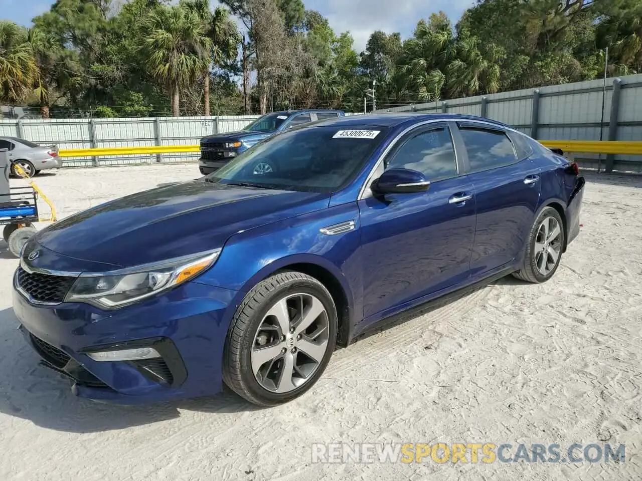 1 Фотография поврежденного автомобиля 5XXGT4L33KG367625 KIA OPTIMA 2019