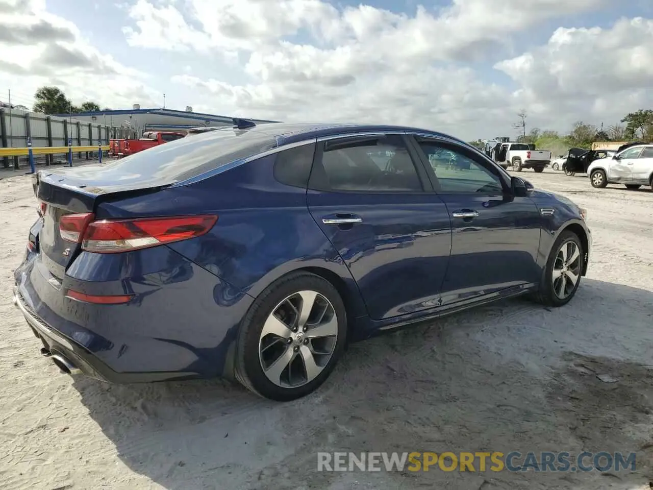 3 Фотография поврежденного автомобиля 5XXGT4L33KG367625 KIA OPTIMA 2019