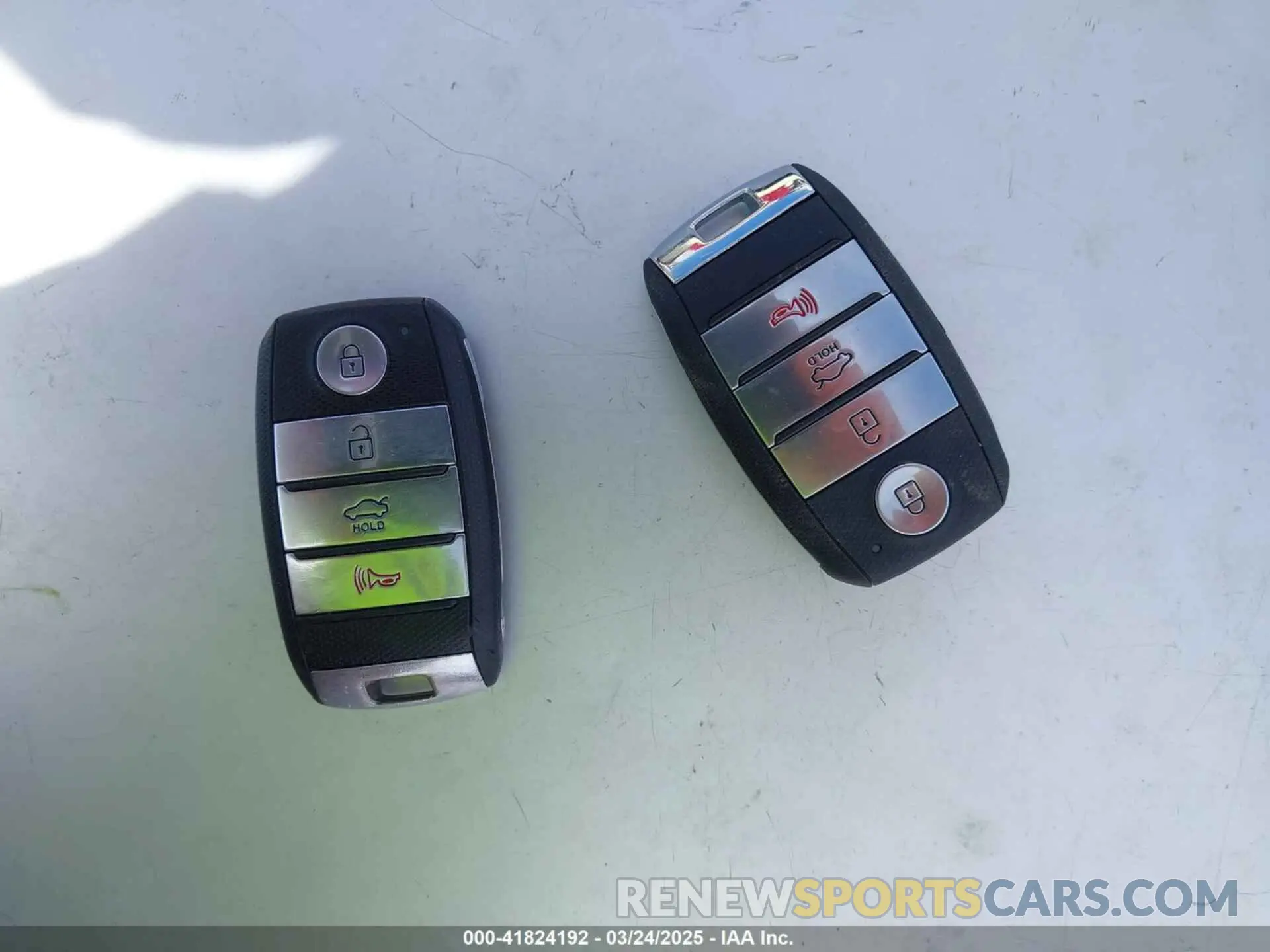 11 Photograph of a damaged car 5XXGT4L33KG378382 KIA OPTIMA 2019