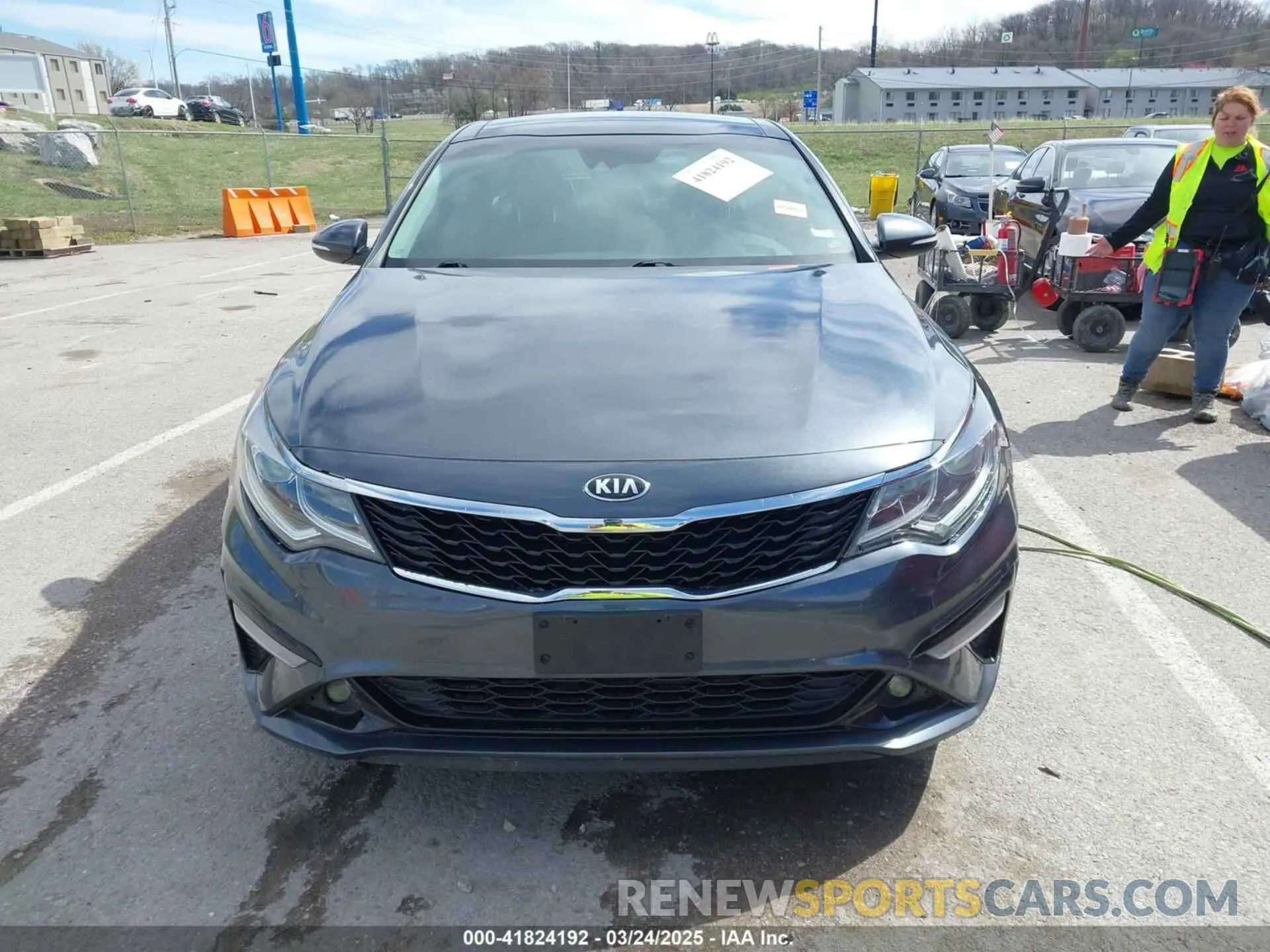 13 Photograph of a damaged car 5XXGT4L33KG378382 KIA OPTIMA 2019