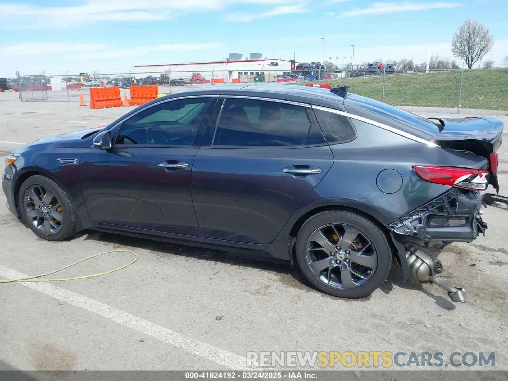 15 Photograph of a damaged car 5XXGT4L33KG378382 KIA OPTIMA 2019