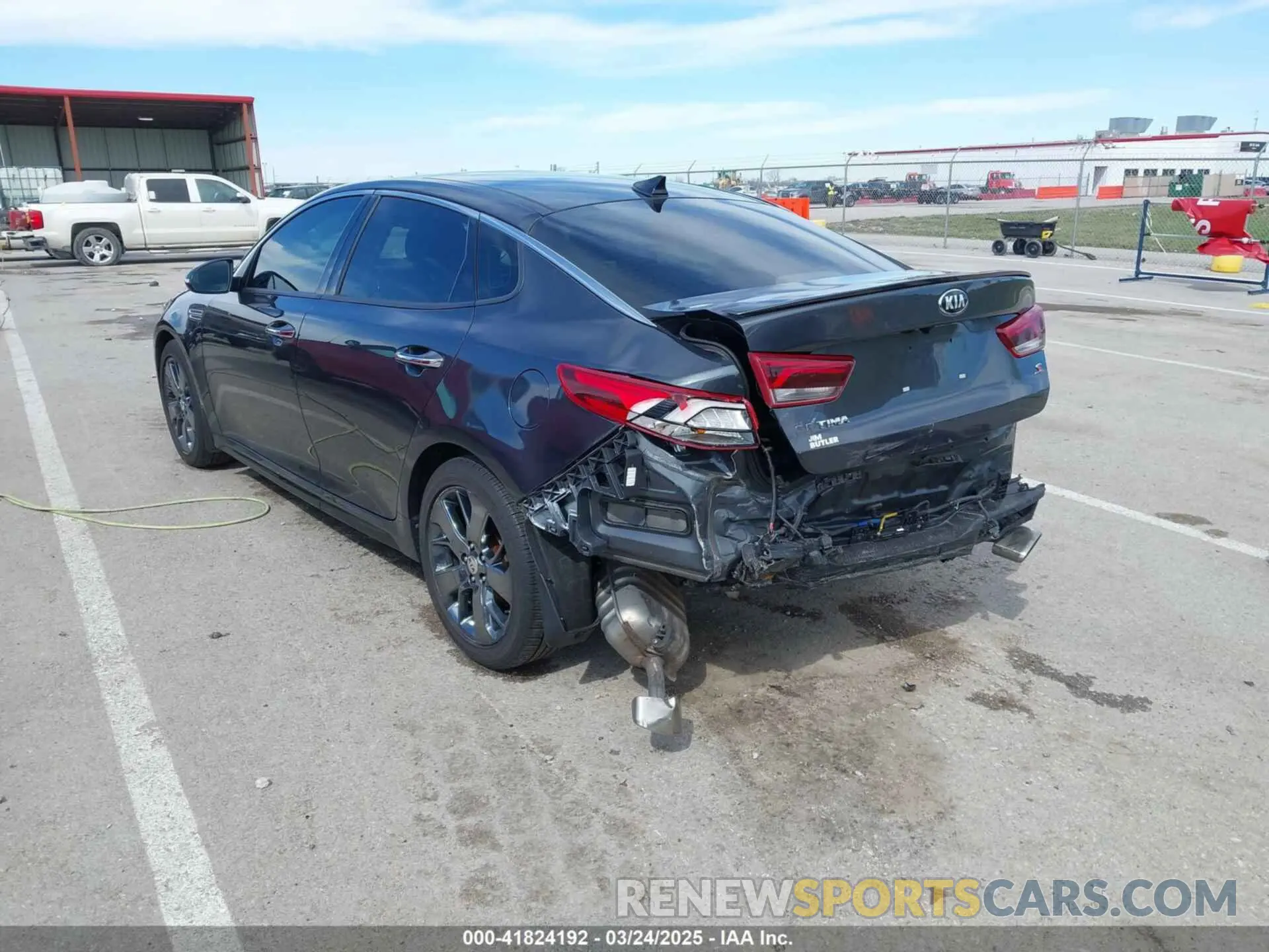 3 Photograph of a damaged car 5XXGT4L33KG378382 KIA OPTIMA 2019