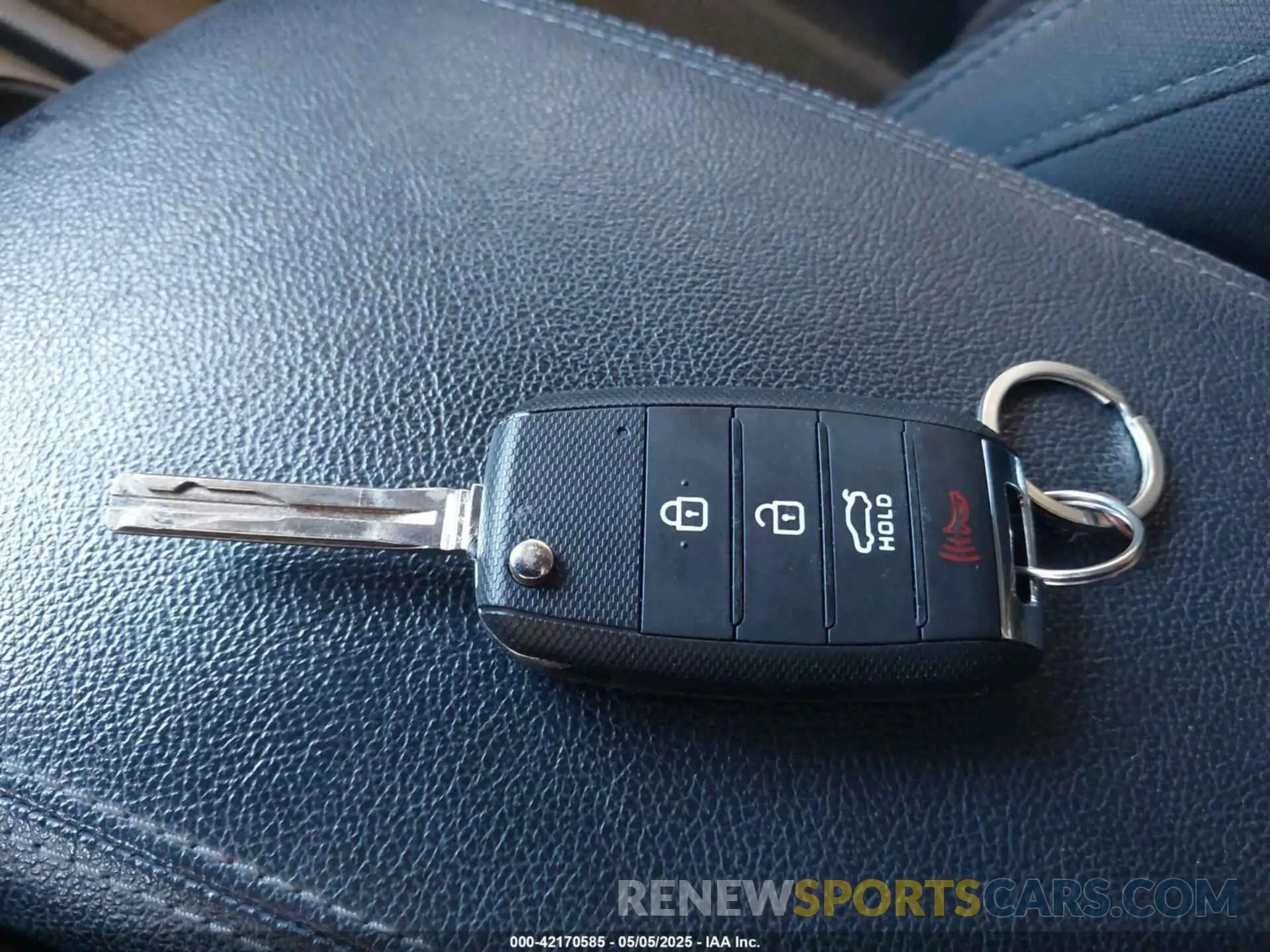 11 Photograph of a damaged car 5XXGT4L34KG287749 KIA OPTIMA 2019