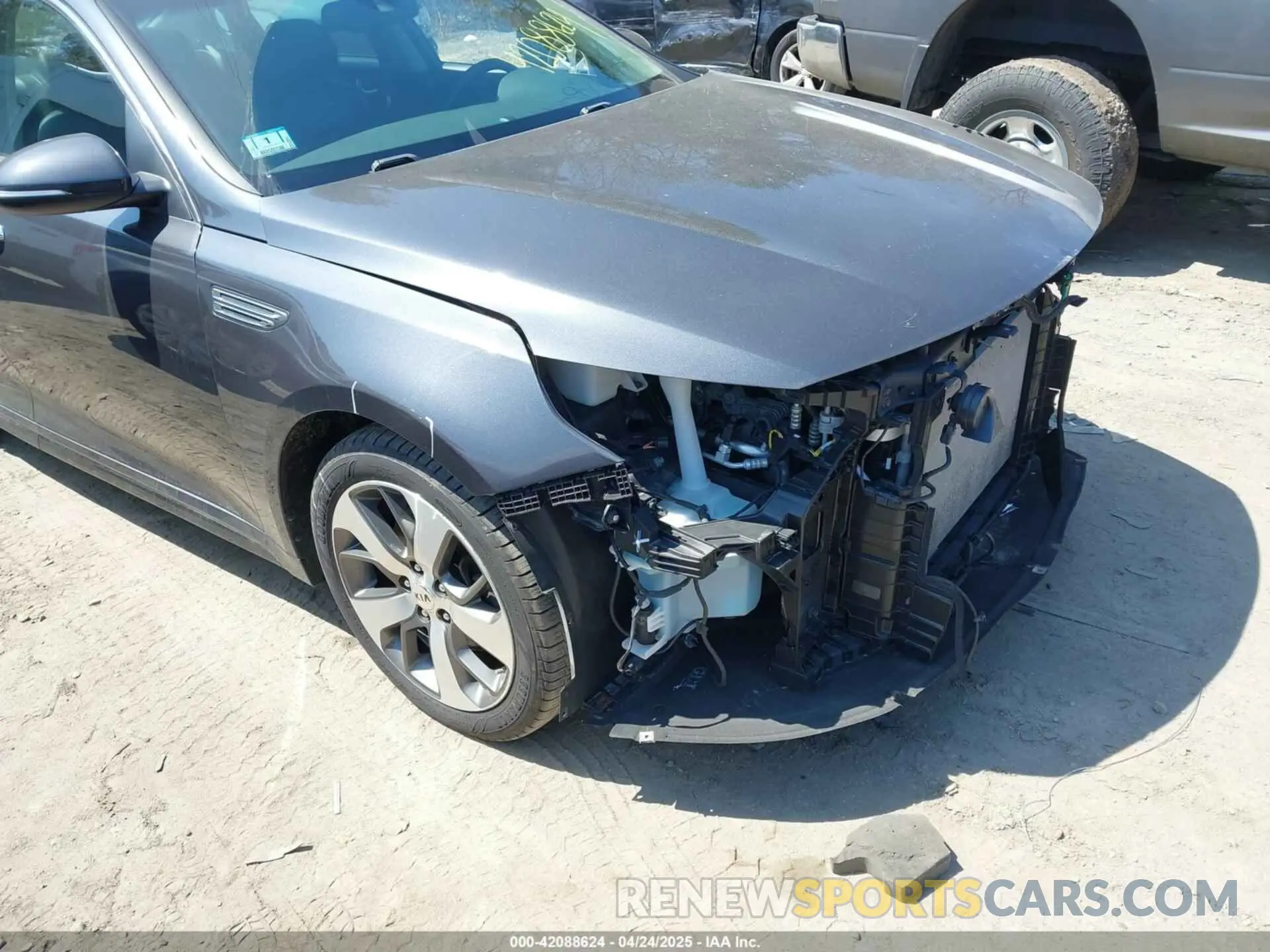 18 Photograph of a damaged car 5XXGT4L34KG302976 KIA OPTIMA 2019