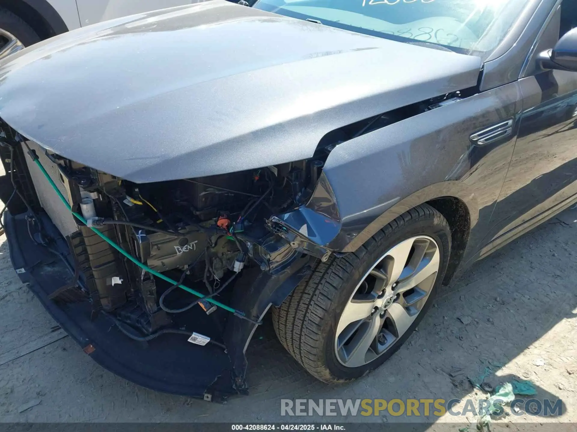 19 Photograph of a damaged car 5XXGT4L34KG302976 KIA OPTIMA 2019