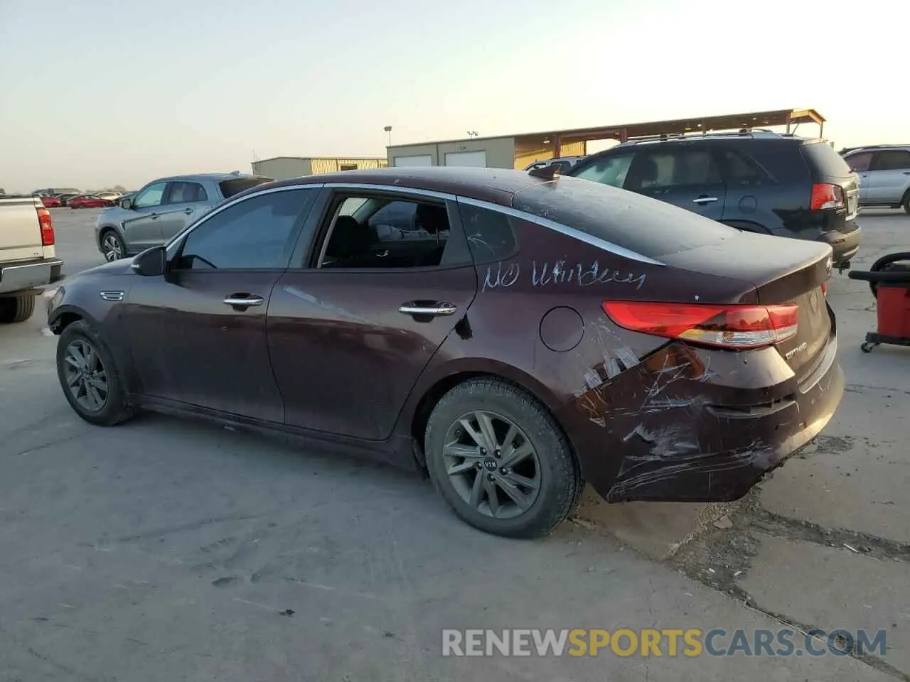 2 Фотография поврежденного автомобиля 5XXGT4L34KG323603 KIA OPTIMA 2019