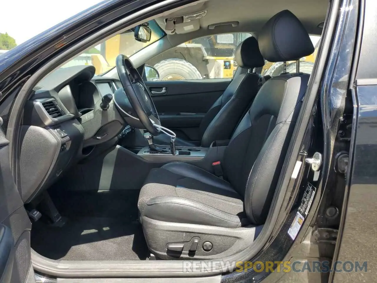 7 Photograph of a damaged car 5XXGT4L34KG331412 KIA OPTIMA 2019