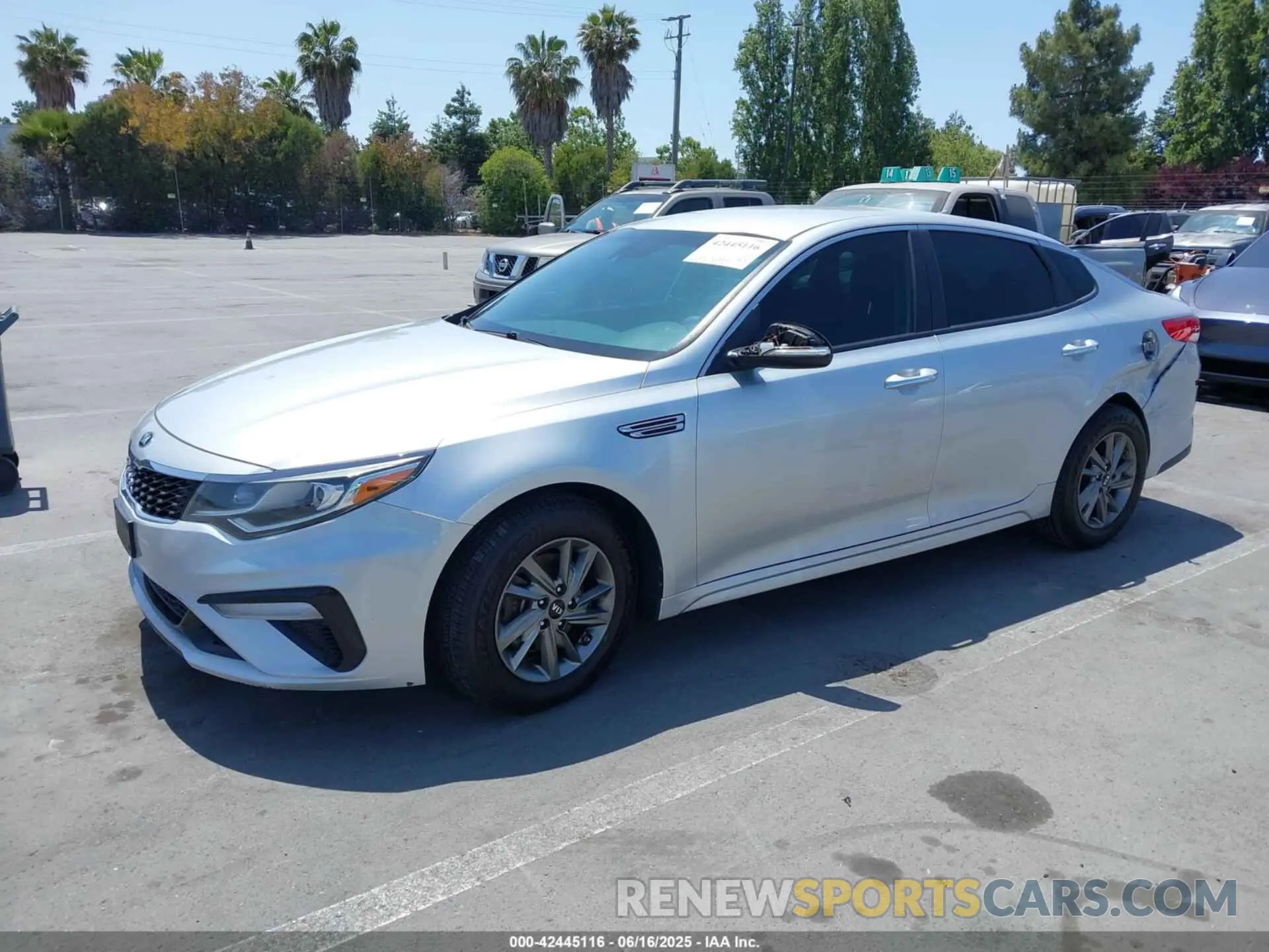 2 Photograph of a damaged car 5XXGT4L34KG340899 KIA OPTIMA 2019