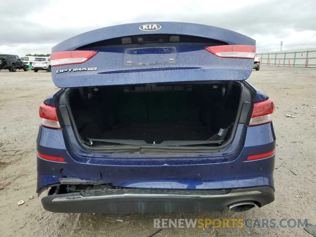 6 Photograph of a damaged car 5XXGT4L35KG304705 KIA OPTIMA 2019