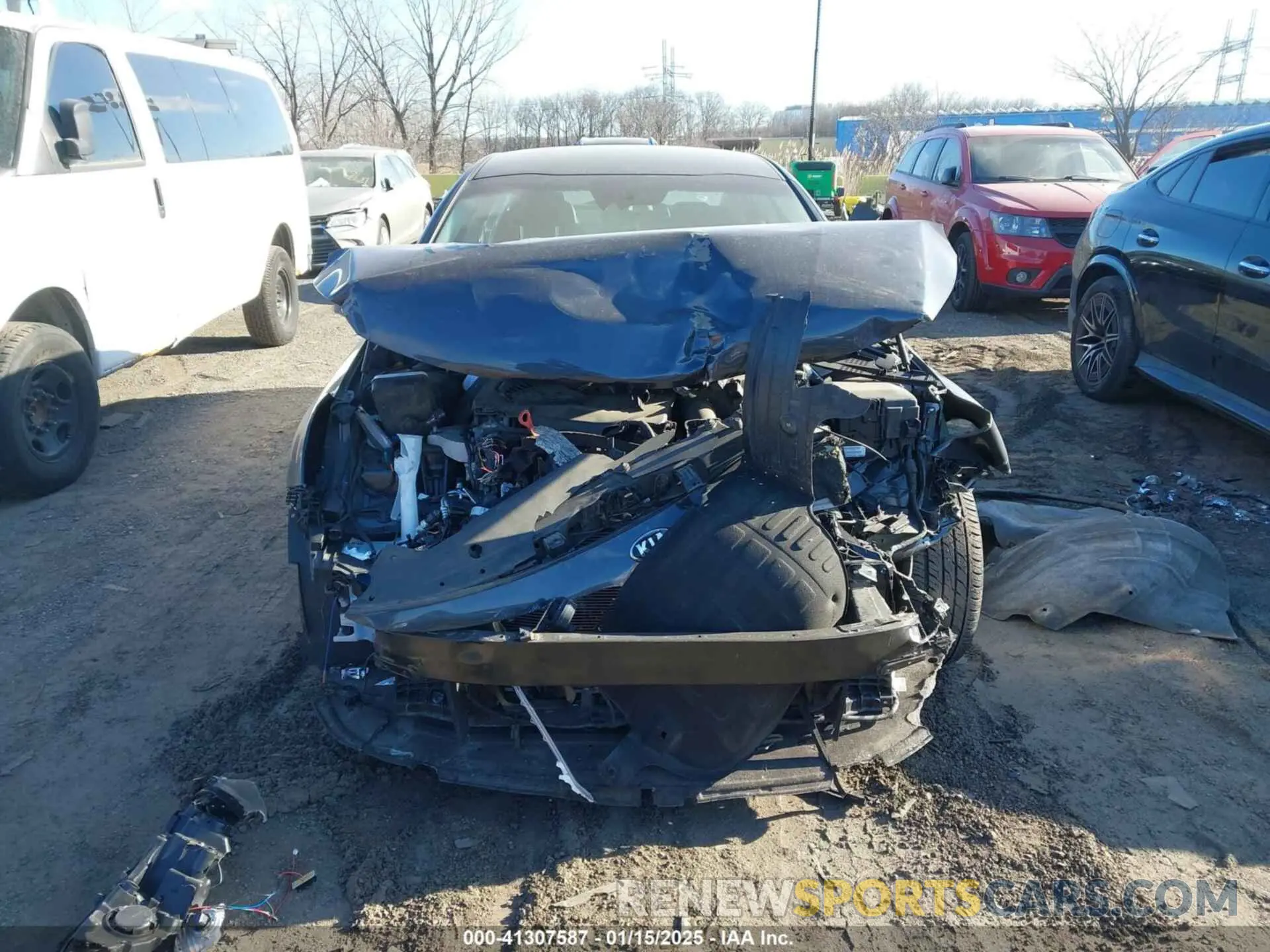 13 Photograph of a damaged car 5XXGT4L35KG315770 KIA OPTIMA 2019