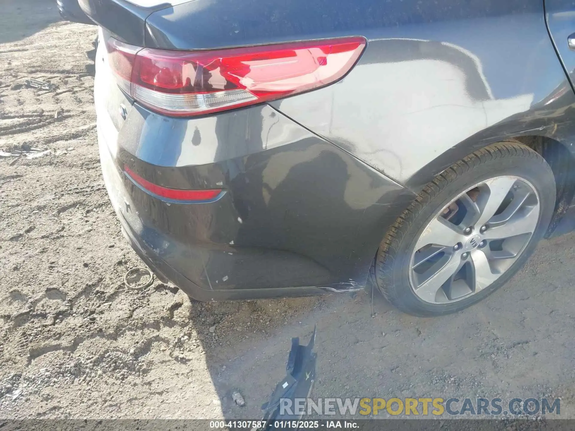 21 Photograph of a damaged car 5XXGT4L35KG315770 KIA OPTIMA 2019