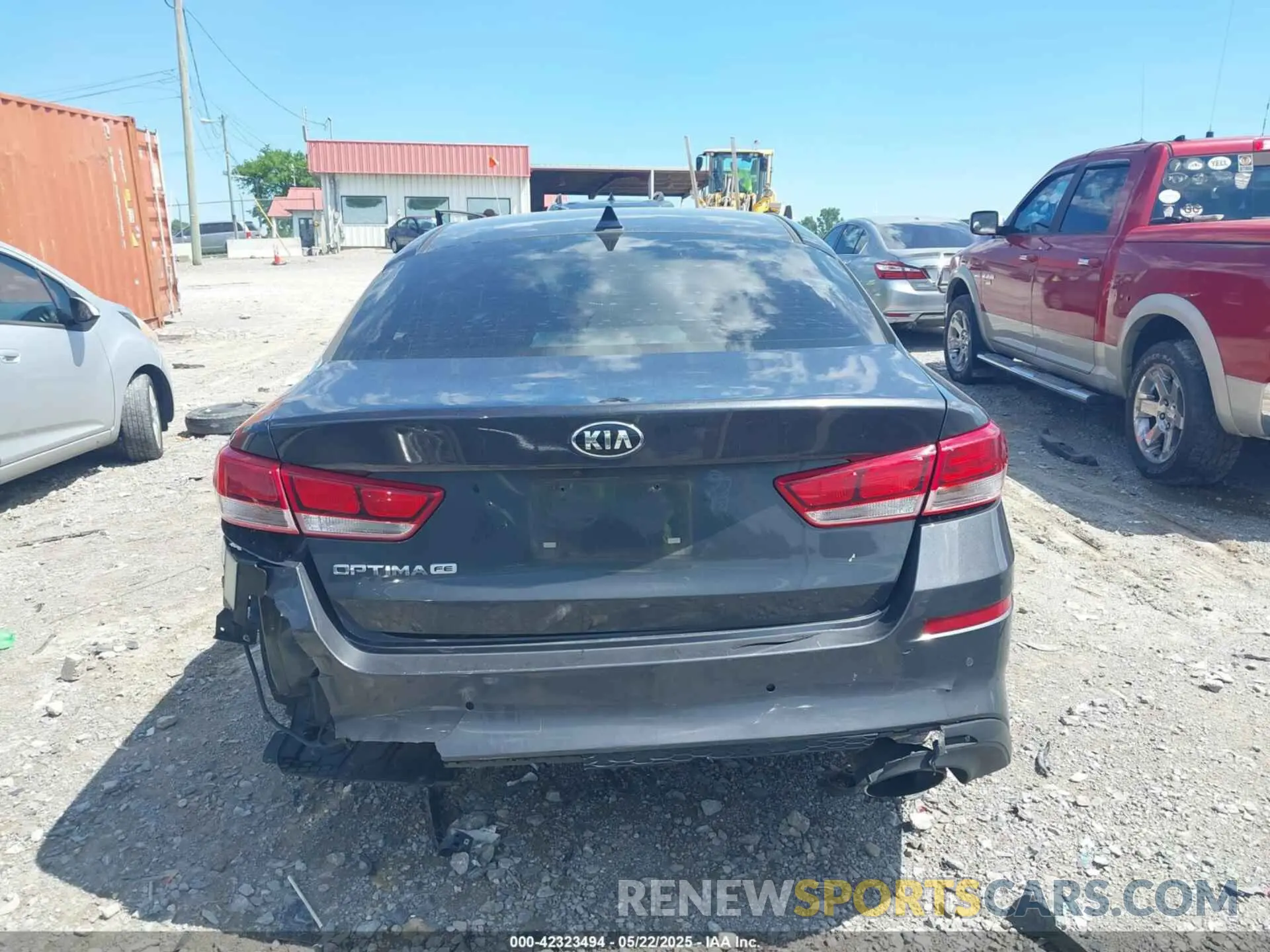 16 Photograph of a damaged car 5XXGT4L35KG323447 KIA OPTIMA 2019