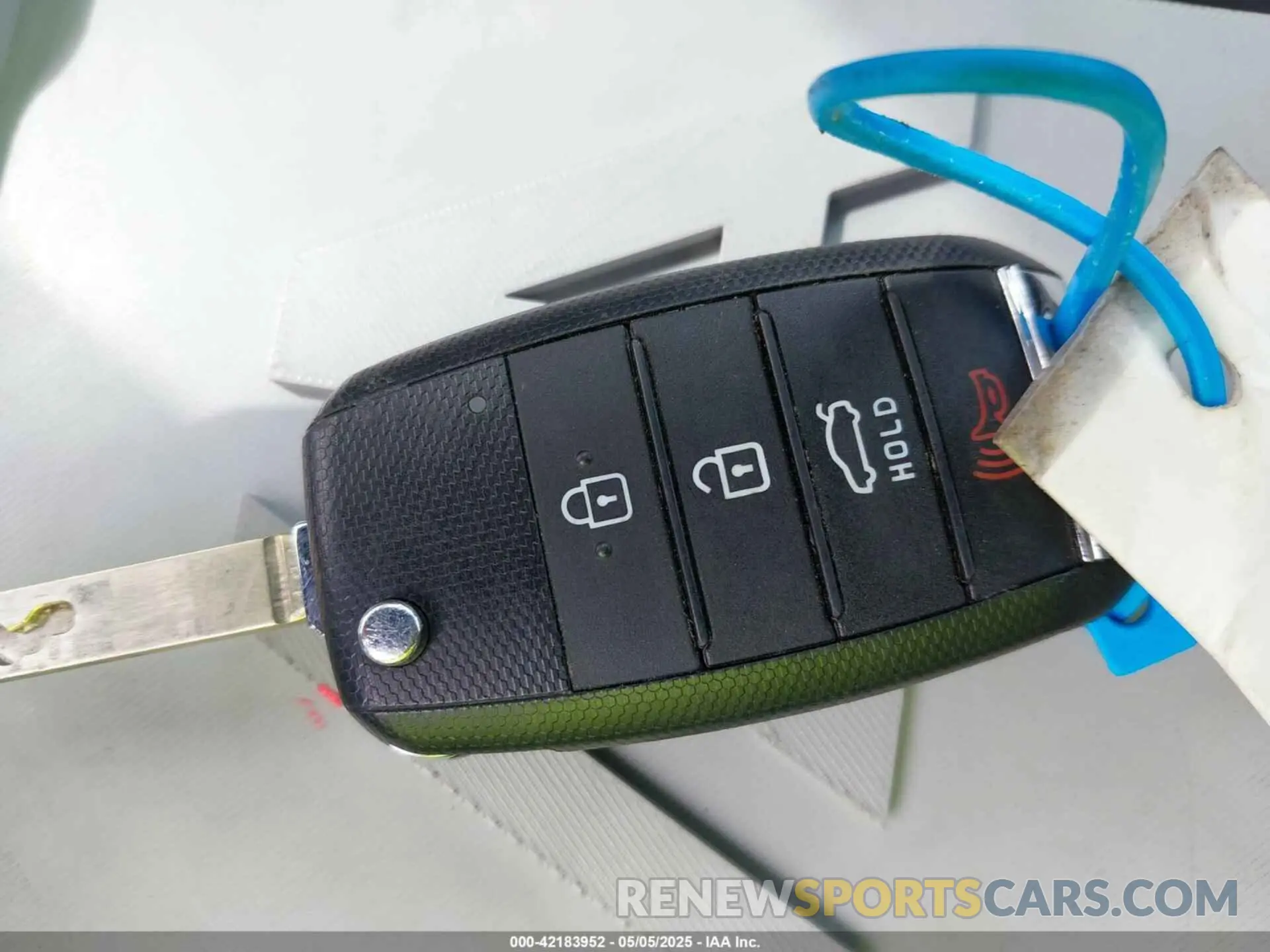 11 Photograph of a damaged car 5XXGT4L35KG328583 KIA OPTIMA 2019