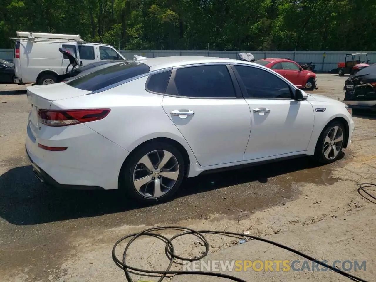 3 Photograph of a damaged car 5XXGT4L35KG332486 KIA OPTIMA 2019