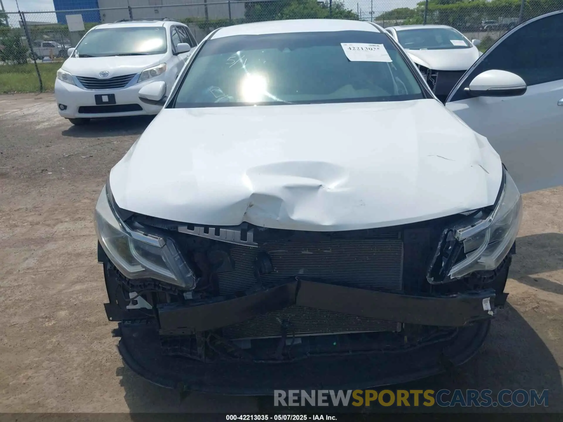 10 Photograph of a damaged car 5XXGT4L35KG338918 KIA OPTIMA 2019
