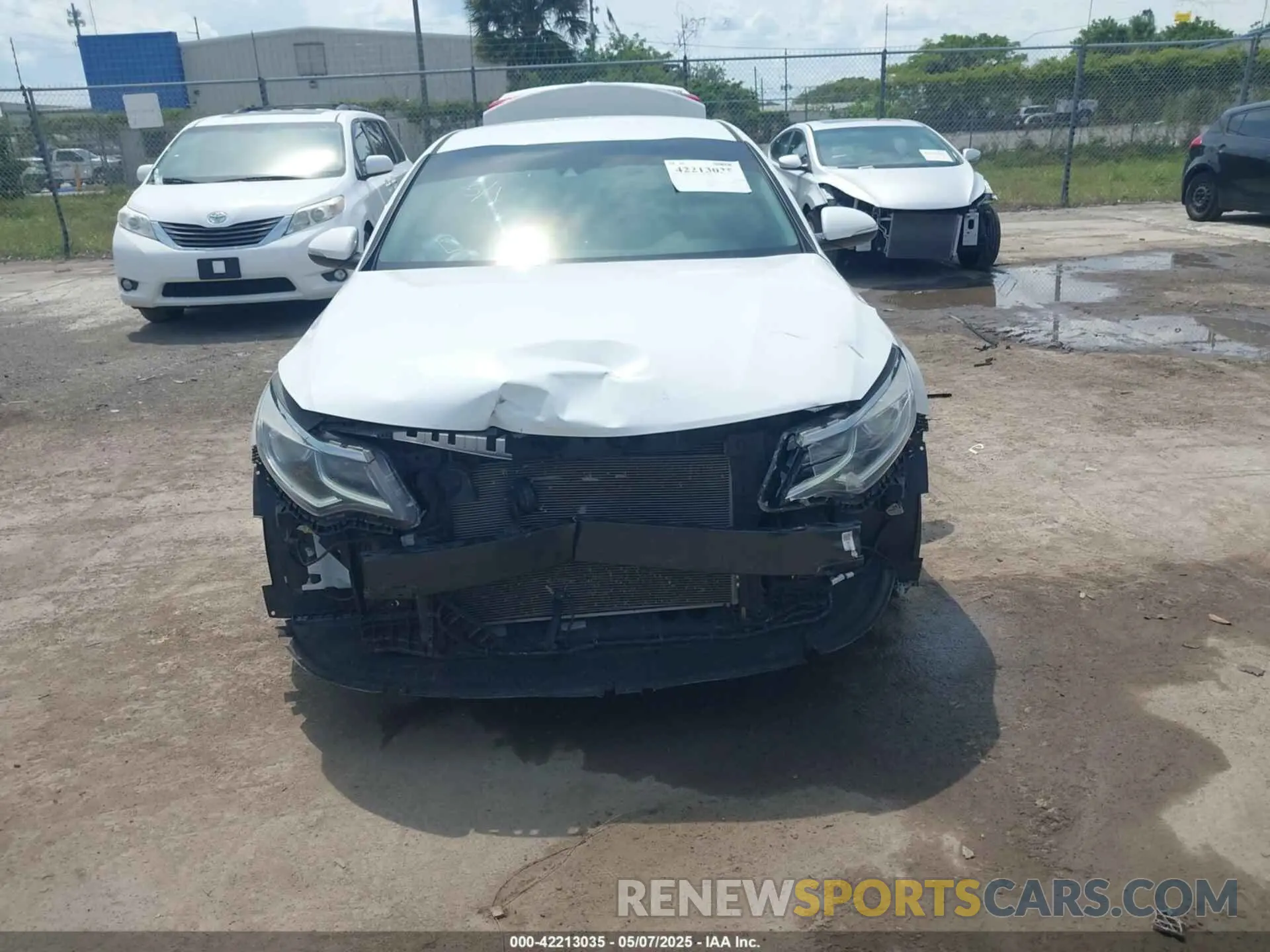 12 Photograph of a damaged car 5XXGT4L35KG338918 KIA OPTIMA 2019