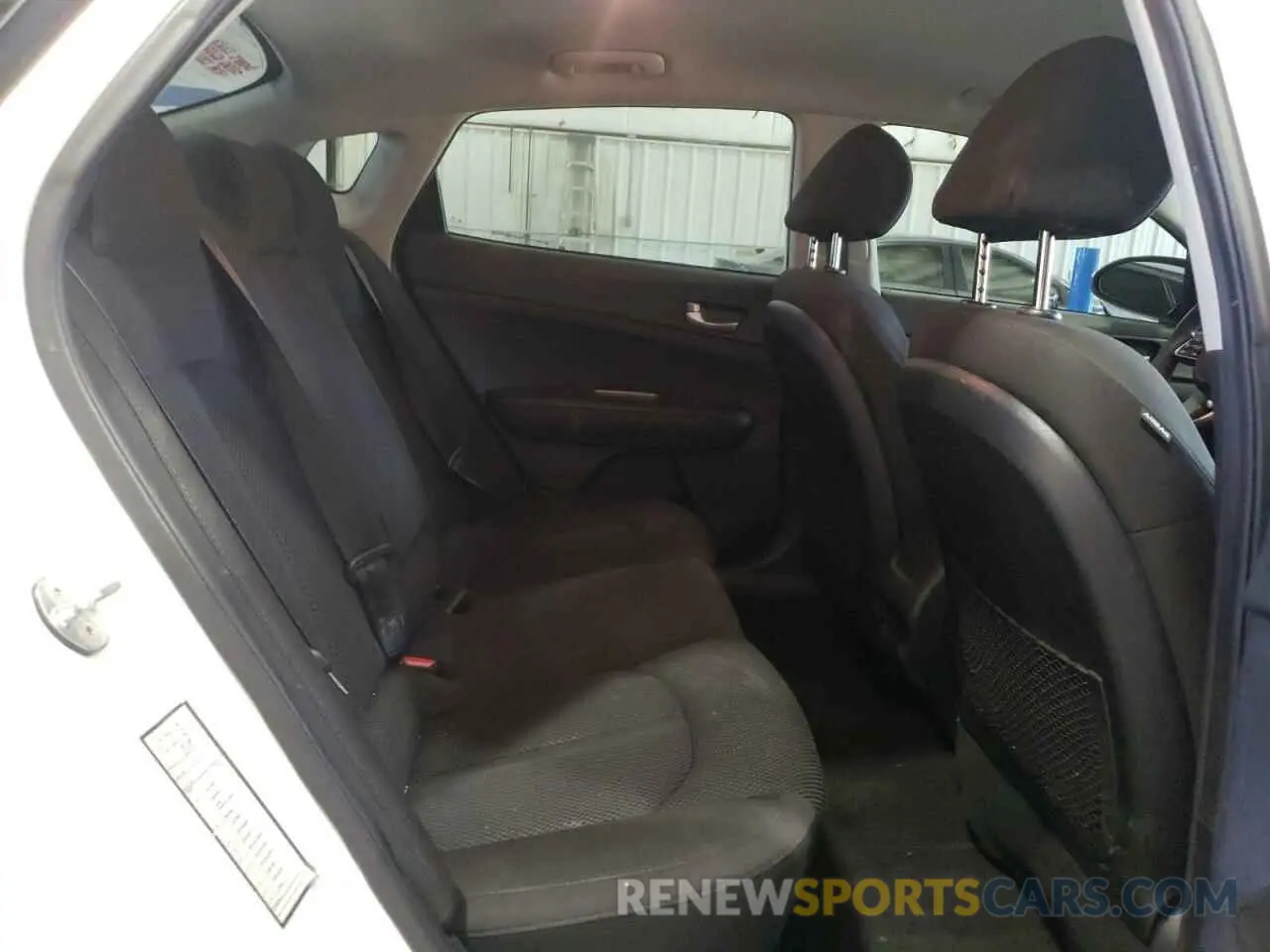 10 Photograph of a damaged car 5XXGT4L35KG341642 KIA OPTIMA 2019