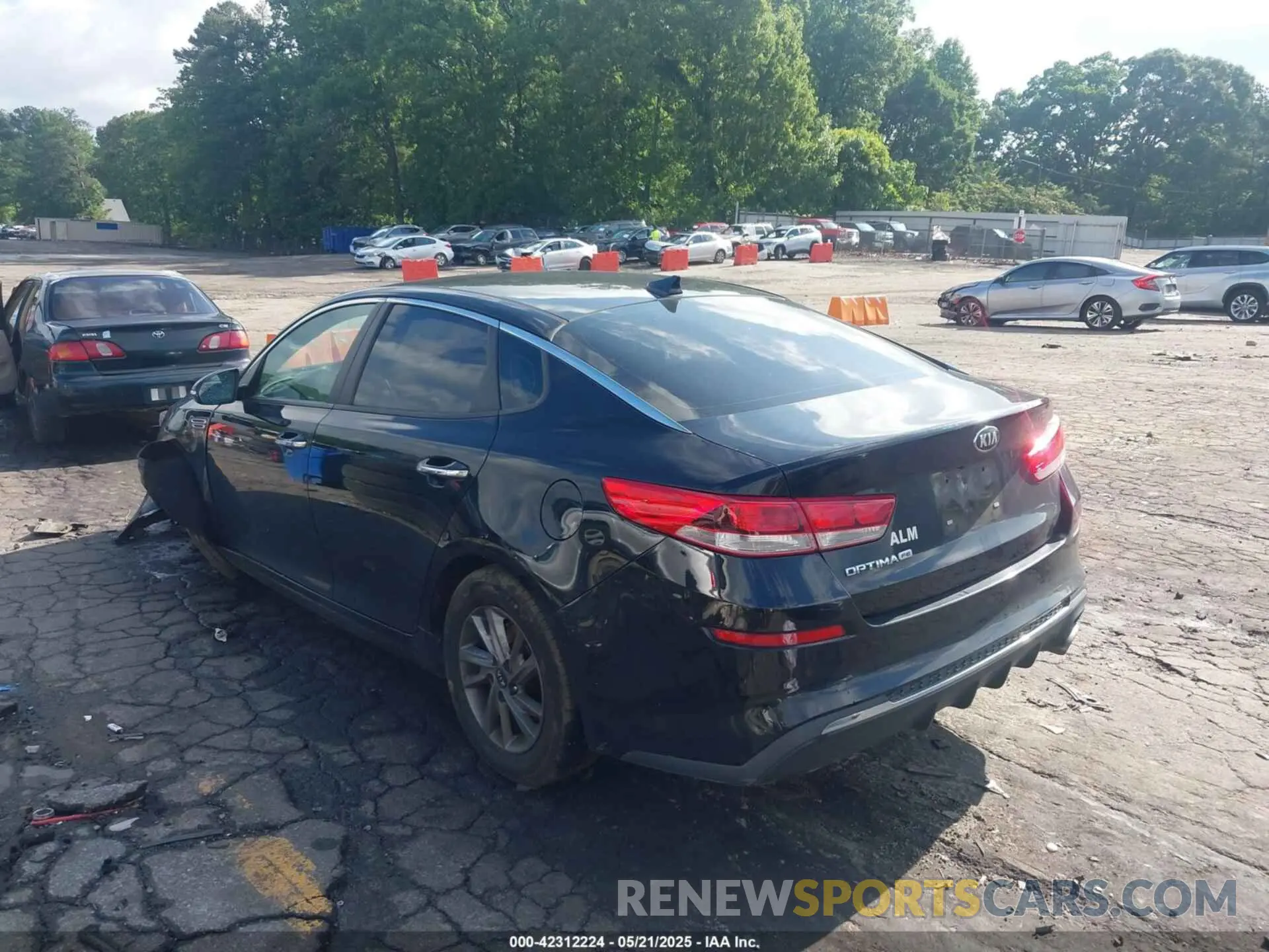 3 Фотография поврежденного автомобиля 5XXGT4L35KG344993 KIA OPTIMA 2019