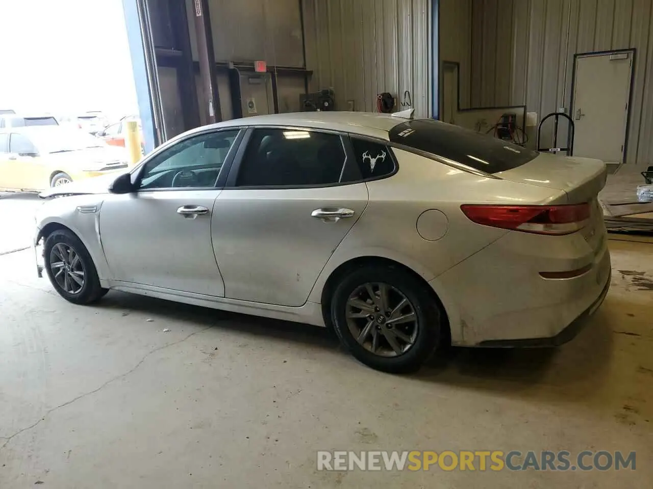 2 Photograph of a damaged car 5XXGT4L35KG348381 KIA OPTIMA 2019
