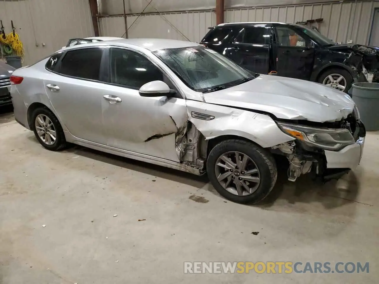 4 Photograph of a damaged car 5XXGT4L35KG348381 KIA OPTIMA 2019