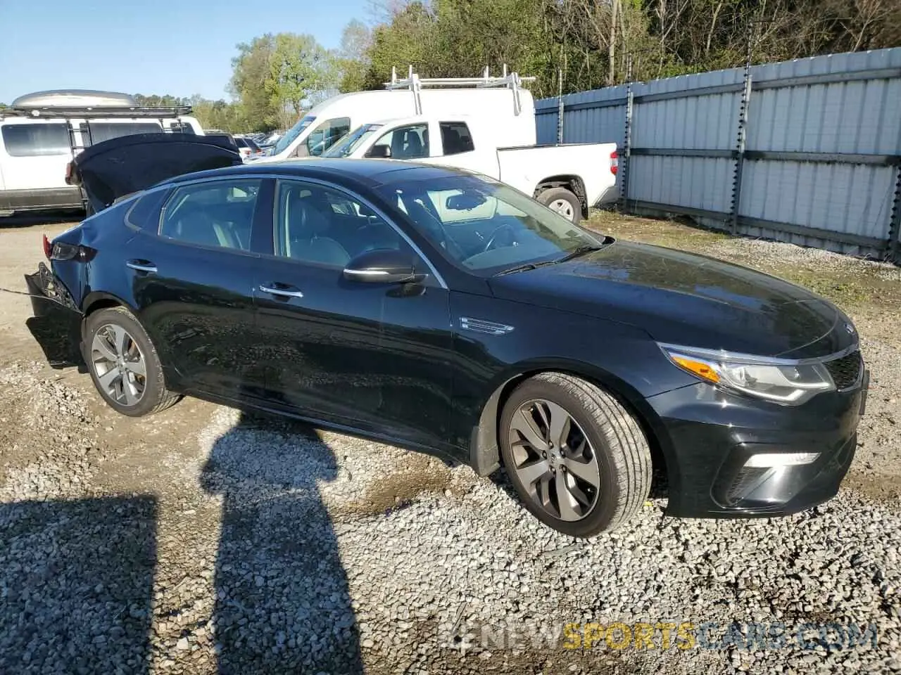 4 Photograph of a damaged car 5XXGT4L35KG352902 KIA OPTIMA 2019