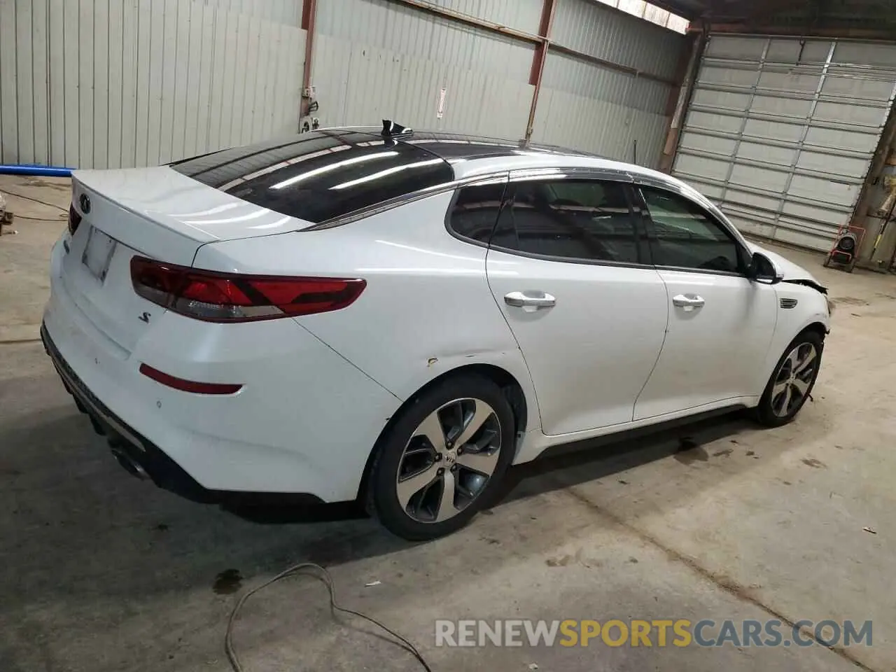 3 Photograph of a damaged car 5XXGT4L35KG370042 KIA OPTIMA 2019