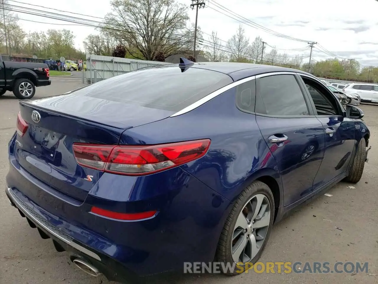 3 Photograph of a damaged car 5XXGT4L35KG373202 KIA OPTIMA 2019
