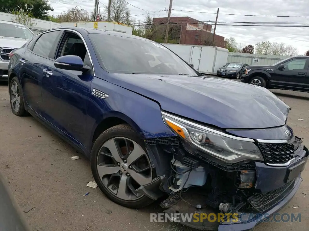 4 Photograph of a damaged car 5XXGT4L35KG373202 KIA OPTIMA 2019