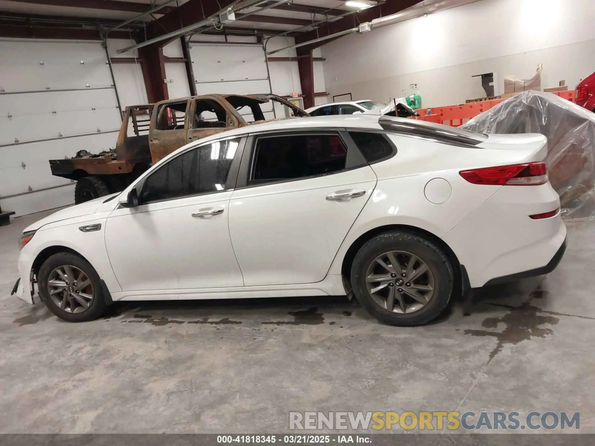 13 Фотография поврежденного автомобиля 5XXGT4L35KG375936 KIA OPTIMA 2019