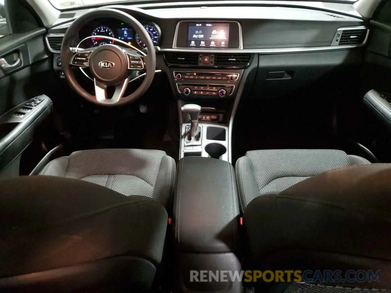 8 Photograph of a damaged car 5XXGT4L35KG377685 KIA OPTIMA 2019