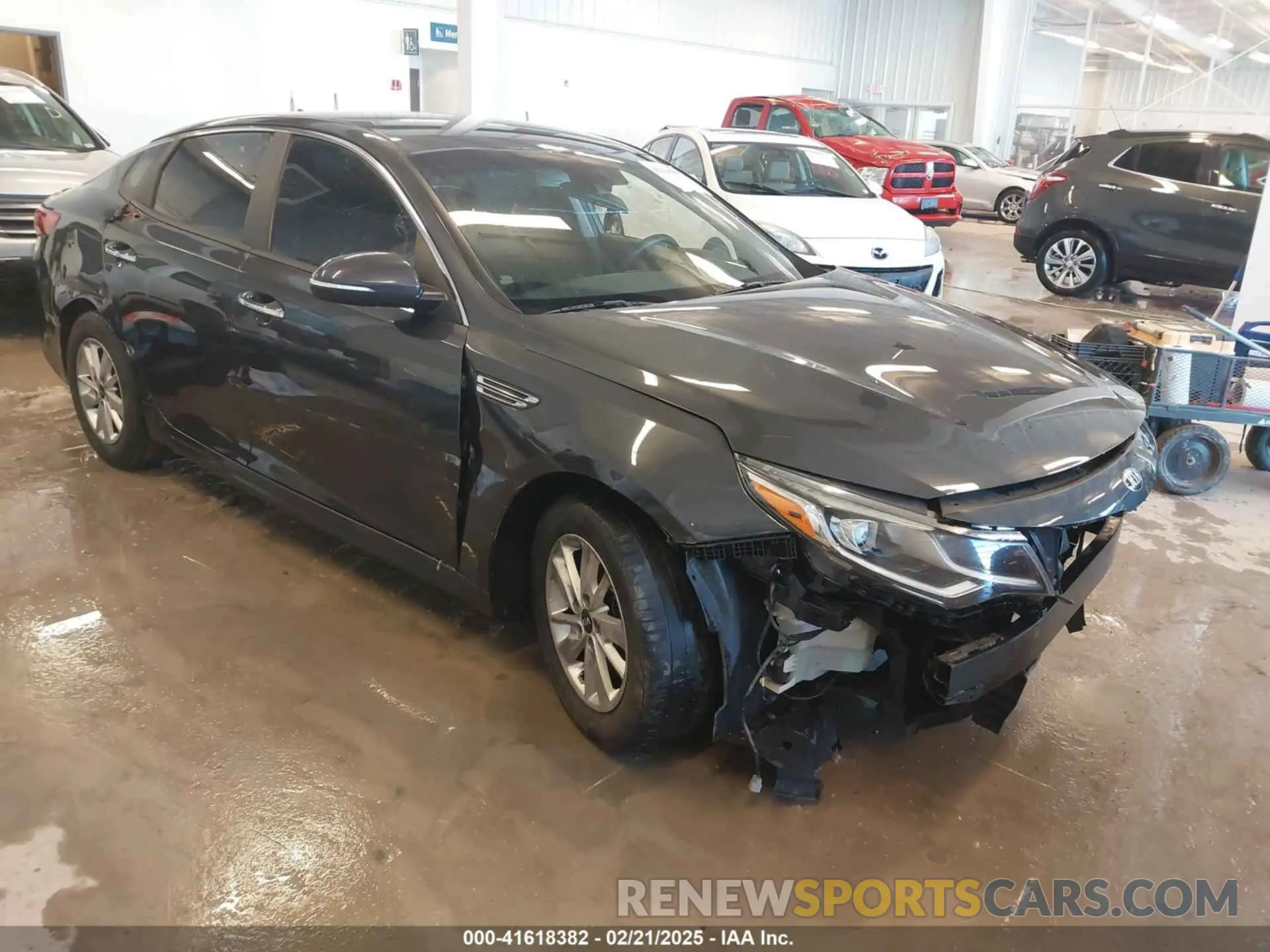 1 Photograph of a damaged car 5XXGT4L36KG279541 KIA OPTIMA 2019