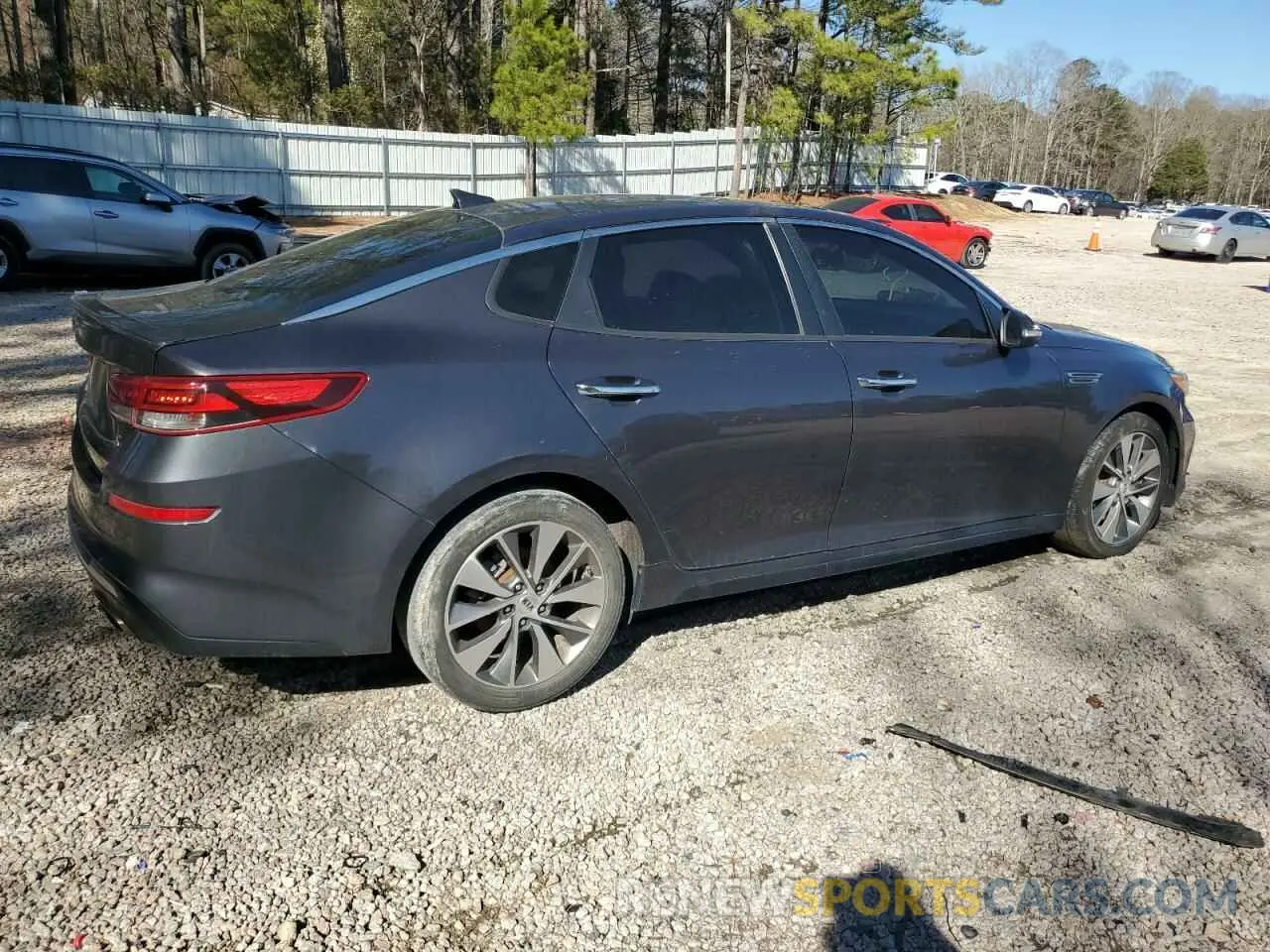 3 Photograph of a damaged car 5XXGT4L36KG282553 KIA OPTIMA 2019