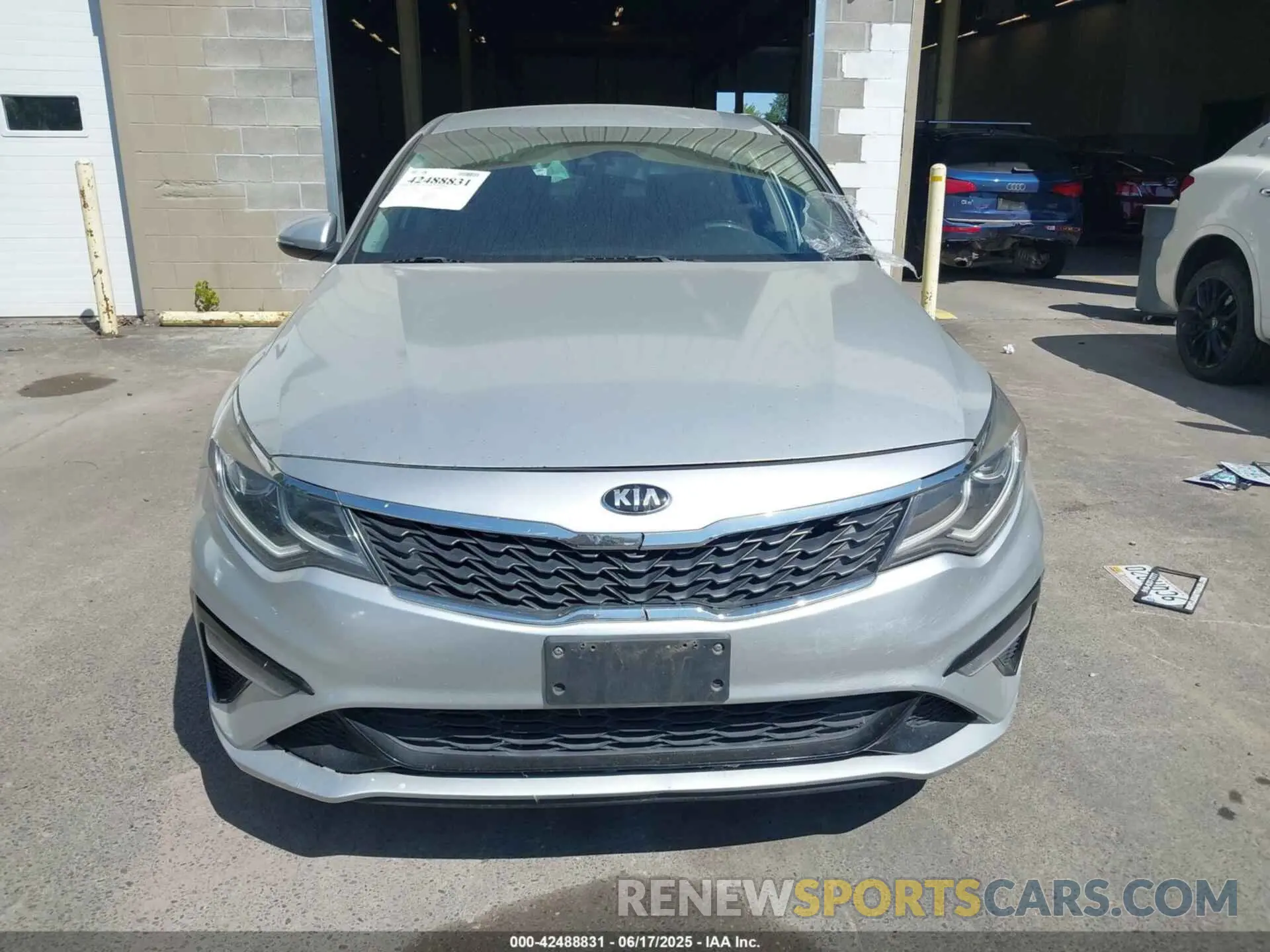 12 Photograph of a damaged car 5XXGT4L36KG283413 KIA OPTIMA 2019