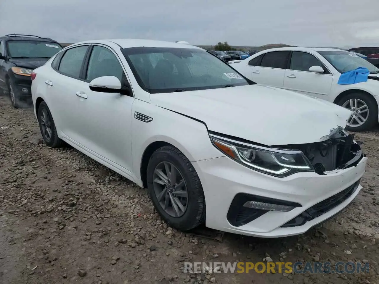 4 Photograph of a damaged car 5XXGT4L36KG318497 KIA OPTIMA 2019