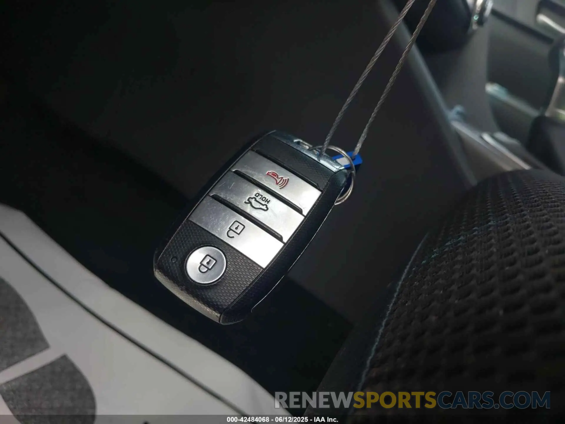 11 Photograph of a damaged car 5XXGT4L36KG361723 KIA OPTIMA 2019