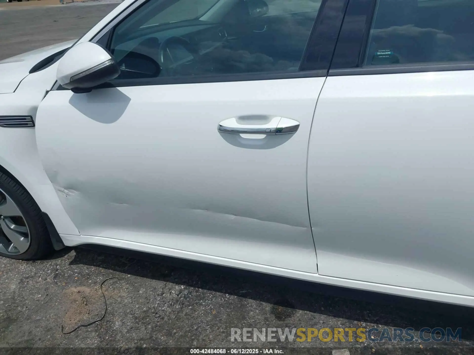 18 Photograph of a damaged car 5XXGT4L36KG361723 KIA OPTIMA 2019