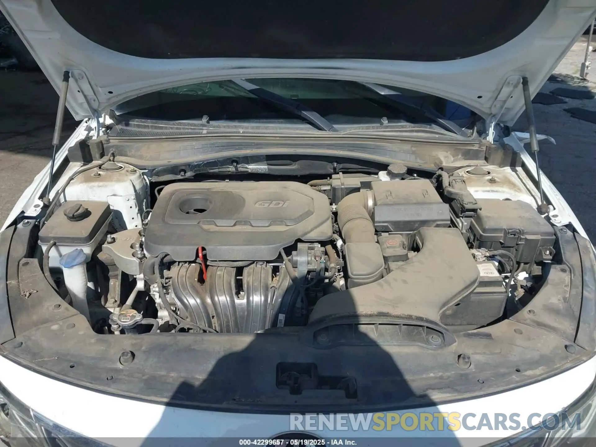 10 Photograph of a damaged car 5XXGT4L37KG301109 KIA OPTIMA 2019