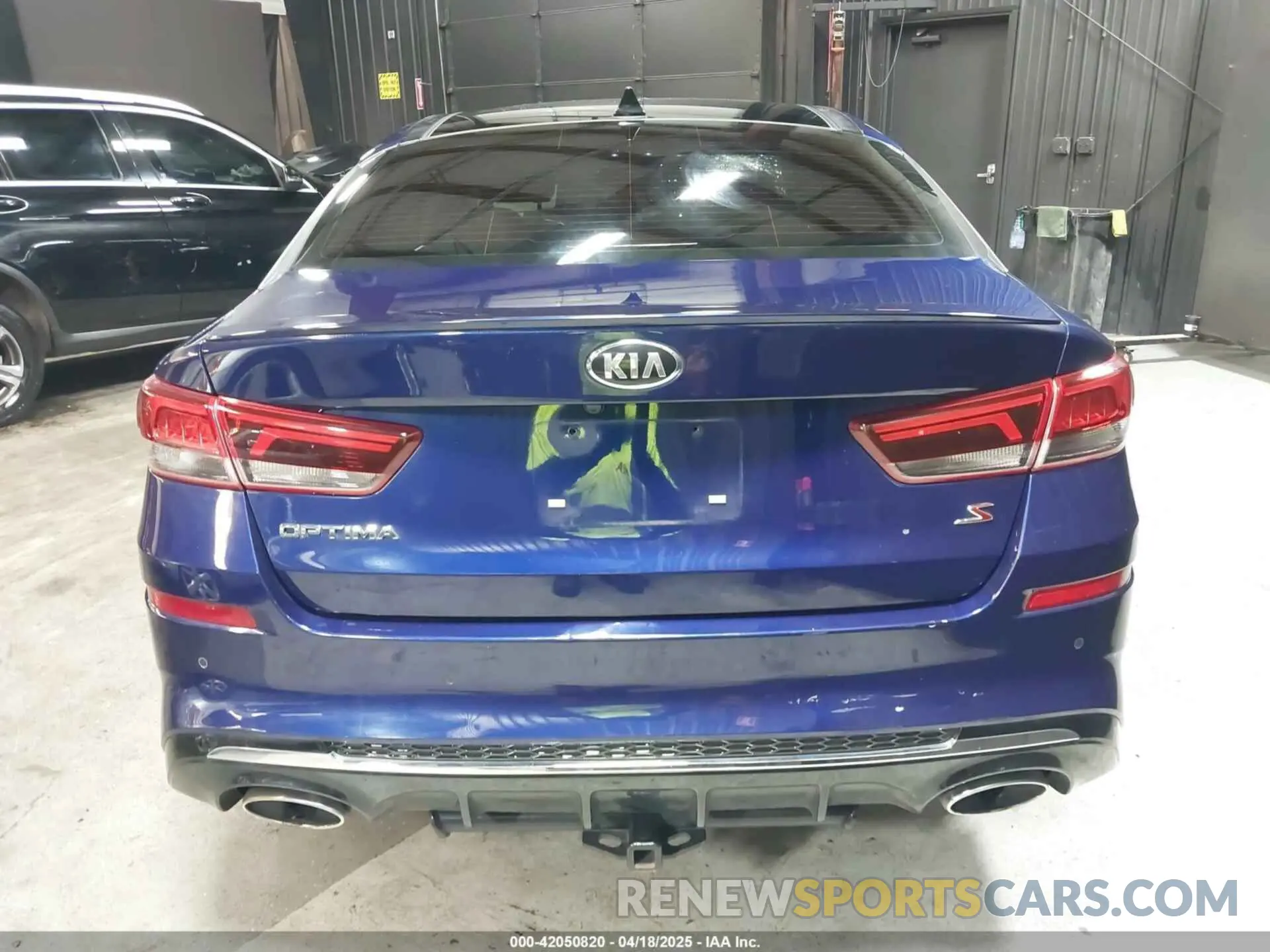 17 Фотография поврежденного автомобиля 5XXGT4L37KG315026 KIA OPTIMA 2019