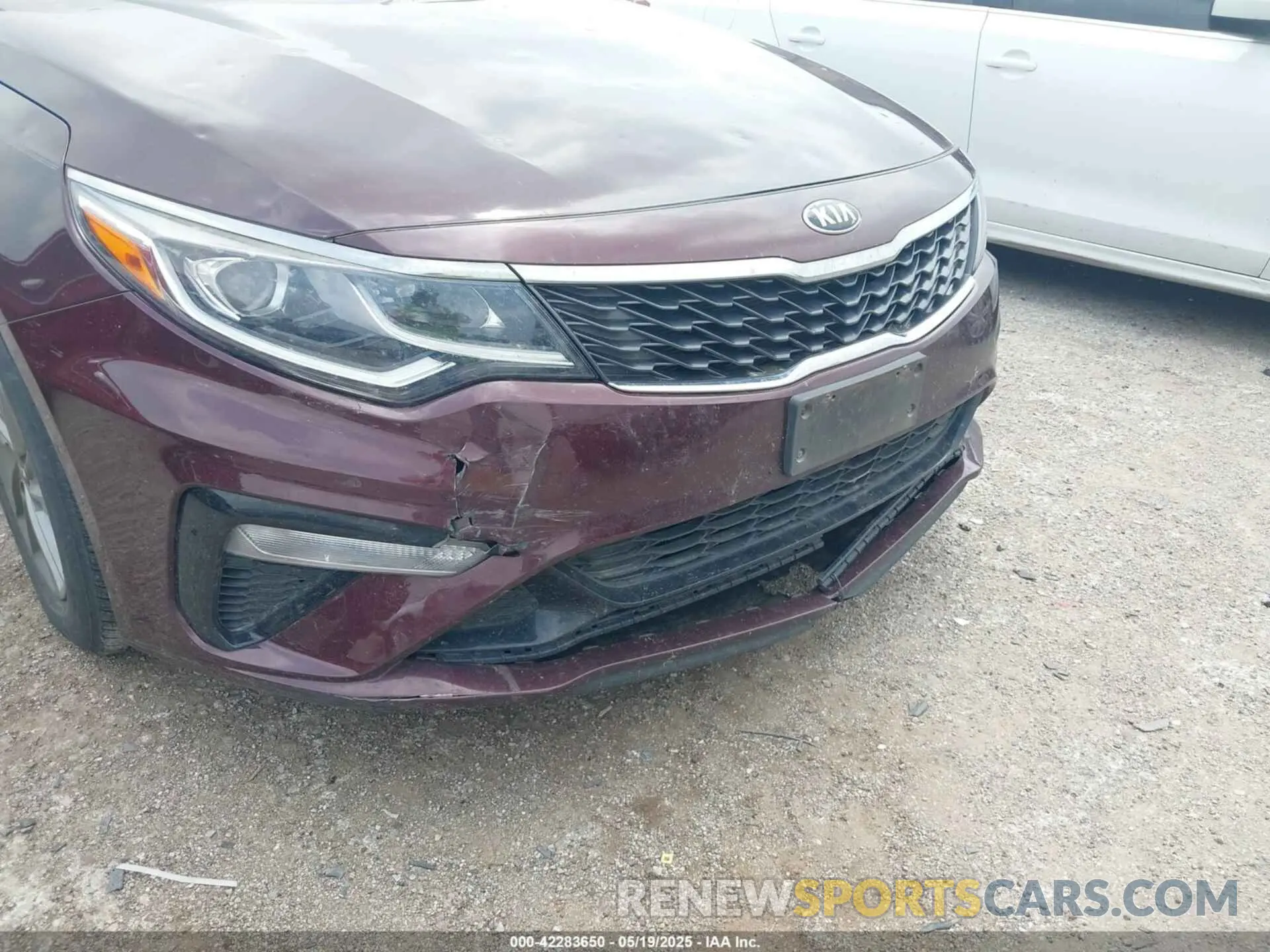 17 Photograph of a damaged car 5XXGT4L37KG336118 KIA OPTIMA 2019