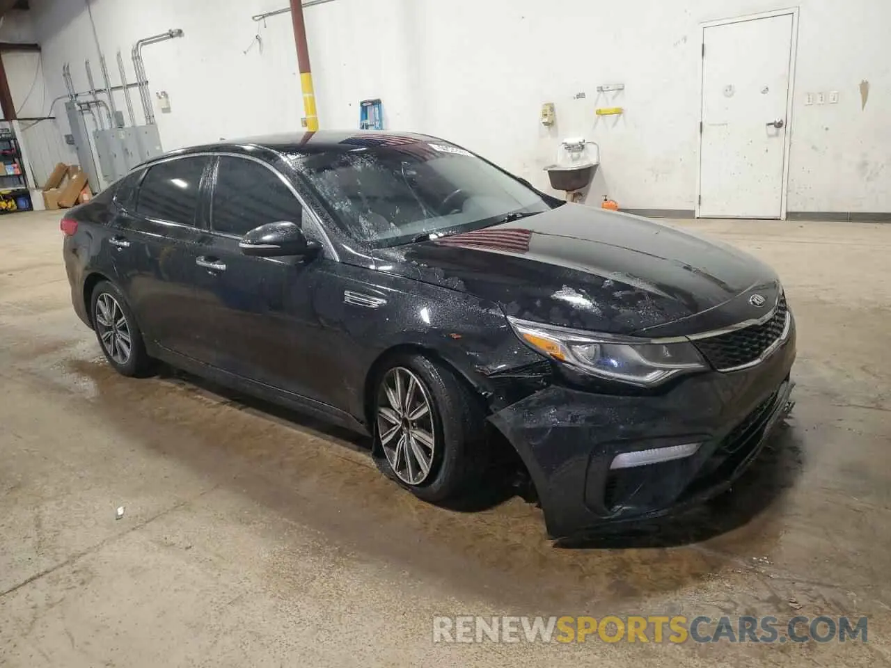 4 Photograph of a damaged car 5XXGT4L37KG346034 KIA OPTIMA 2019