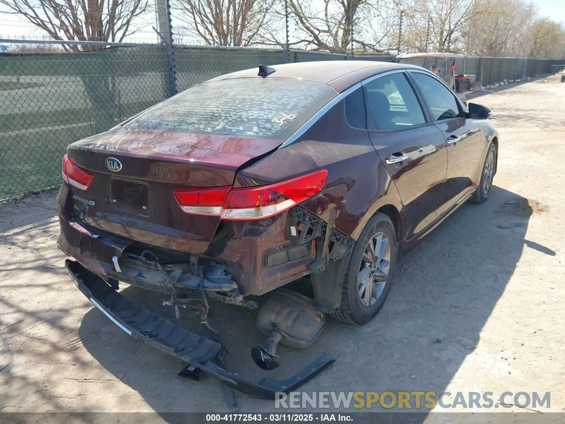 4 Photograph of a damaged car 5XXGT4L37KG347930 KIA OPTIMA 2019