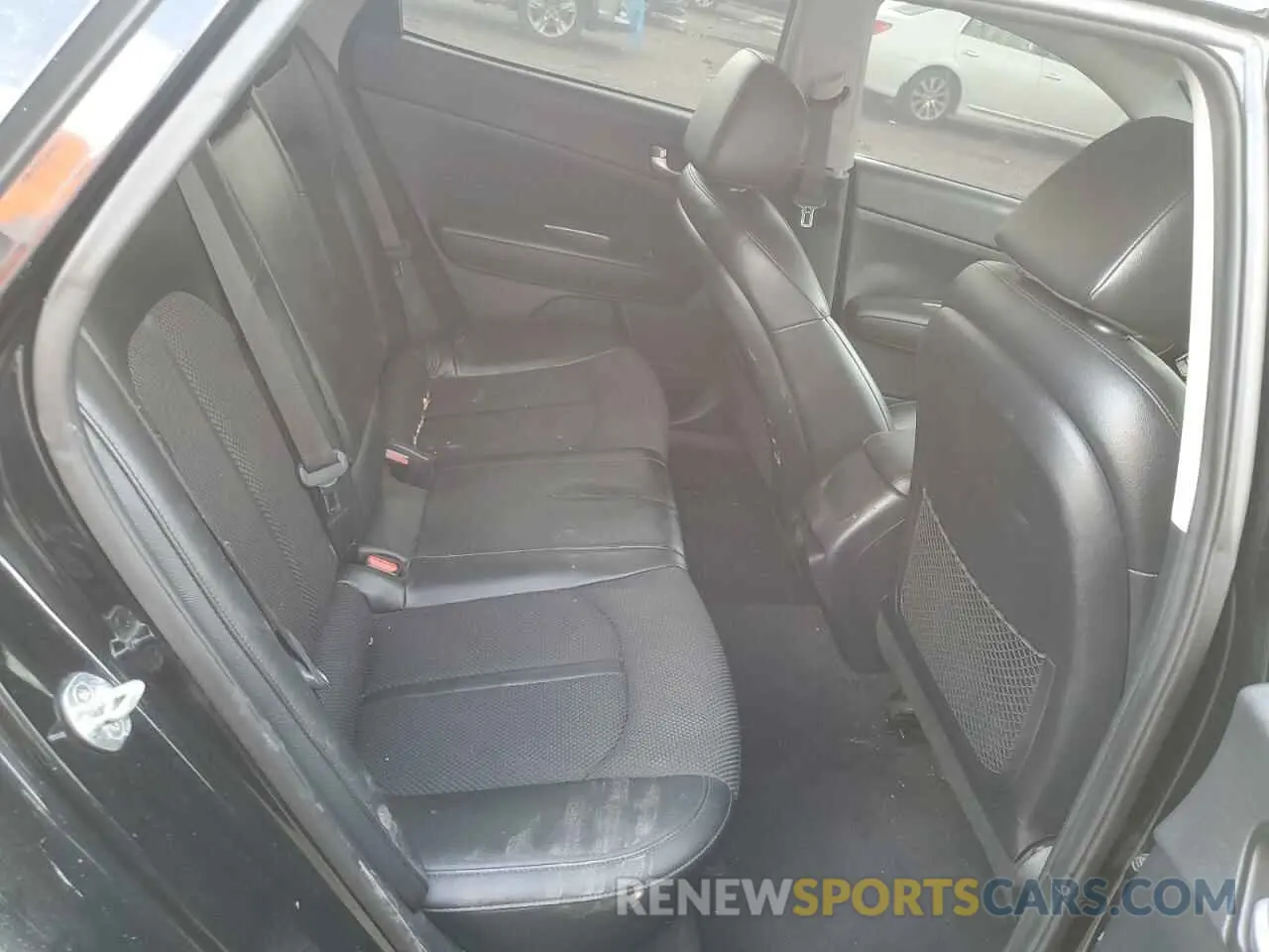 10 Photograph of a damaged car 5XXGT4L38KG280111 KIA OPTIMA 2019