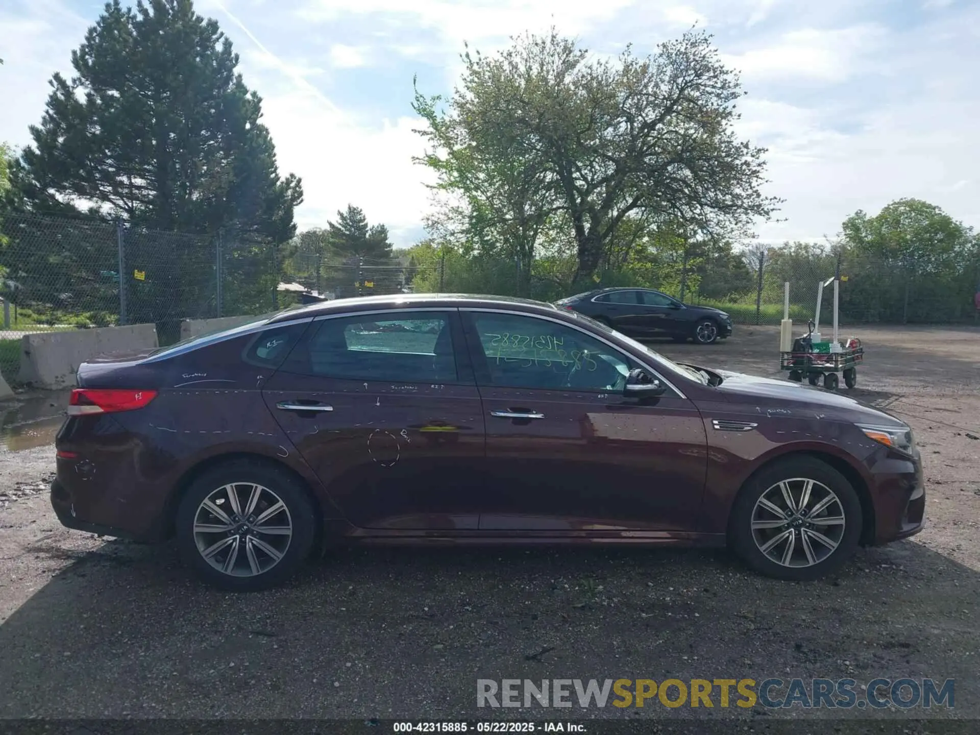 12 Photograph of a damaged car 5XXGT4L38KG300261 KIA OPTIMA 2019