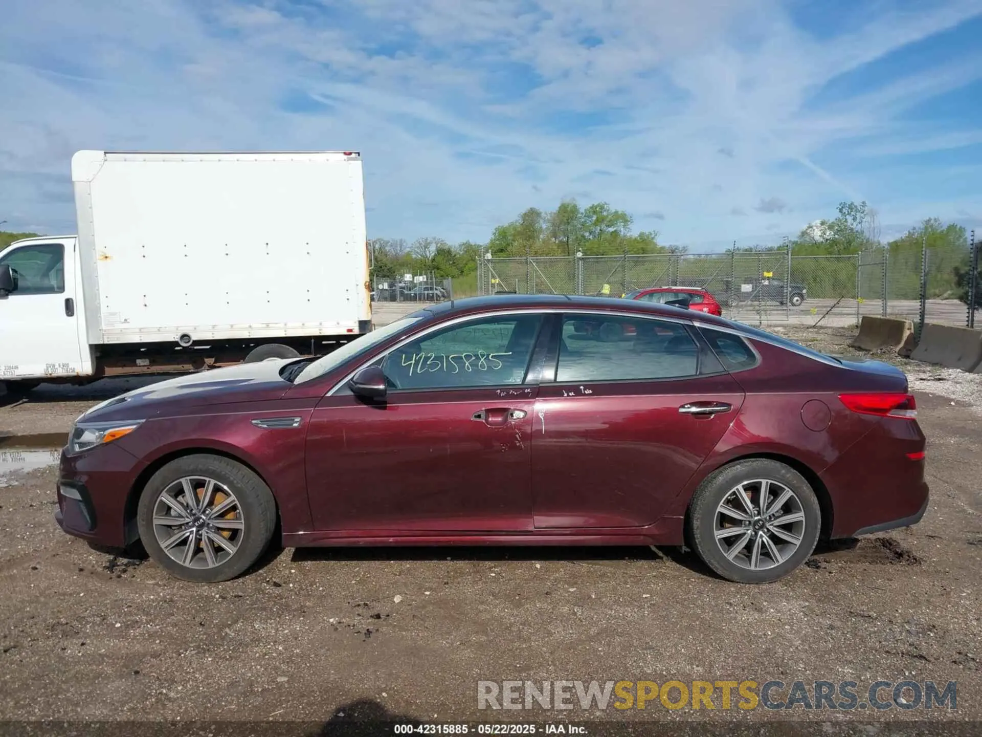 13 Photograph of a damaged car 5XXGT4L38KG300261 KIA OPTIMA 2019
