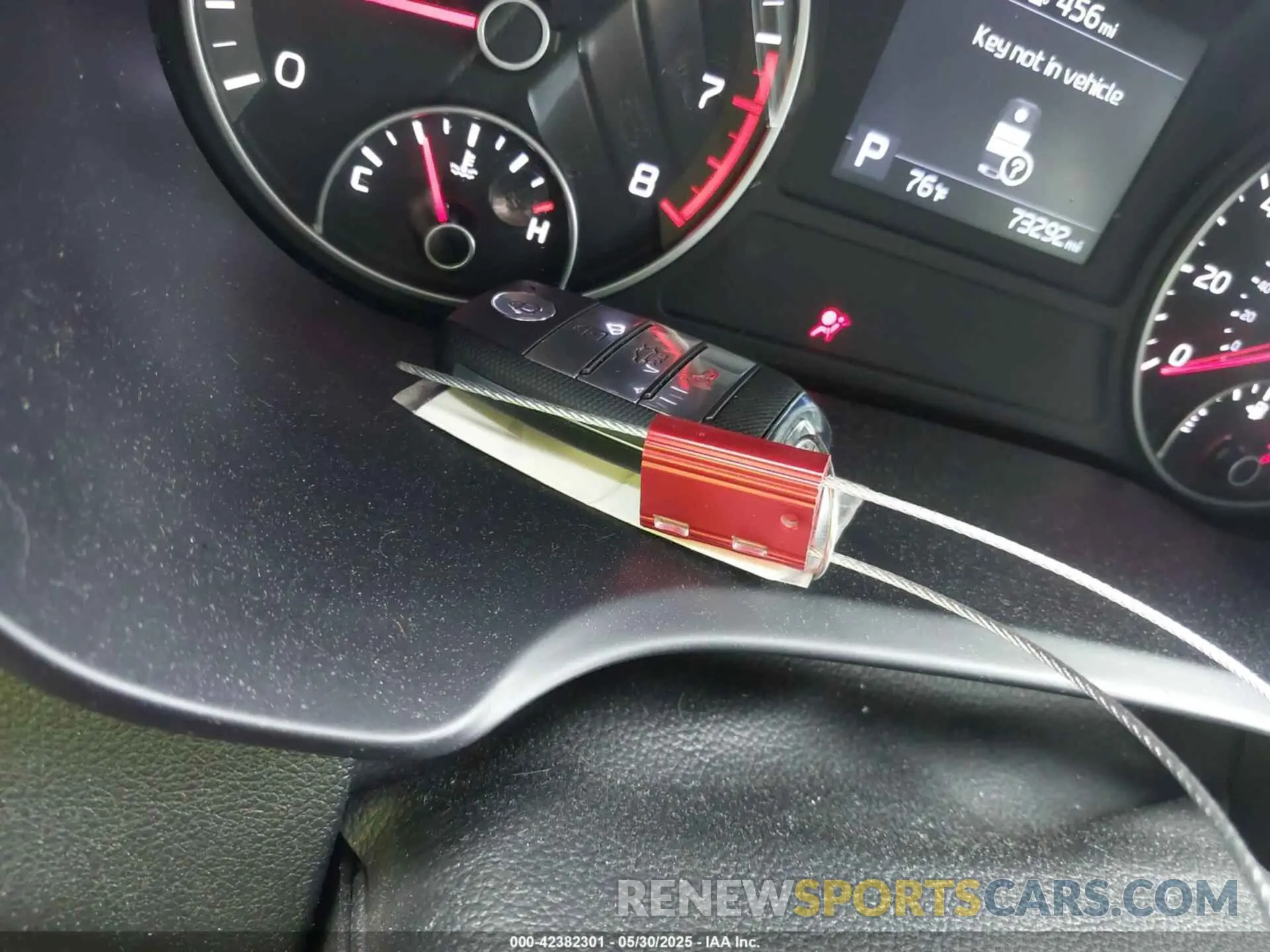 11 Photograph of a damaged car 5XXGT4L38KG303595 KIA OPTIMA 2019