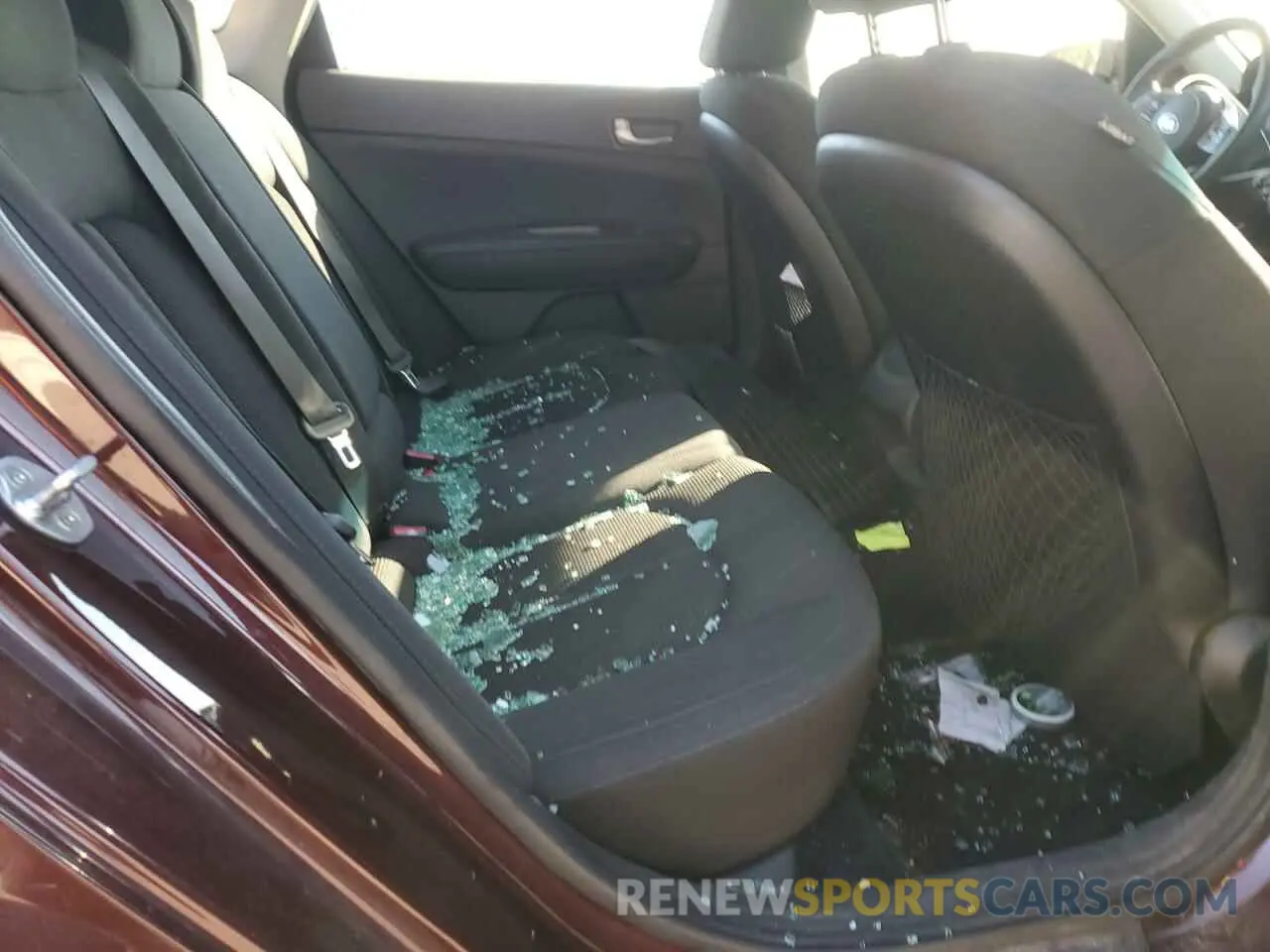11 Photograph of a damaged car 5XXGT4L38KG317979 KIA OPTIMA 2019